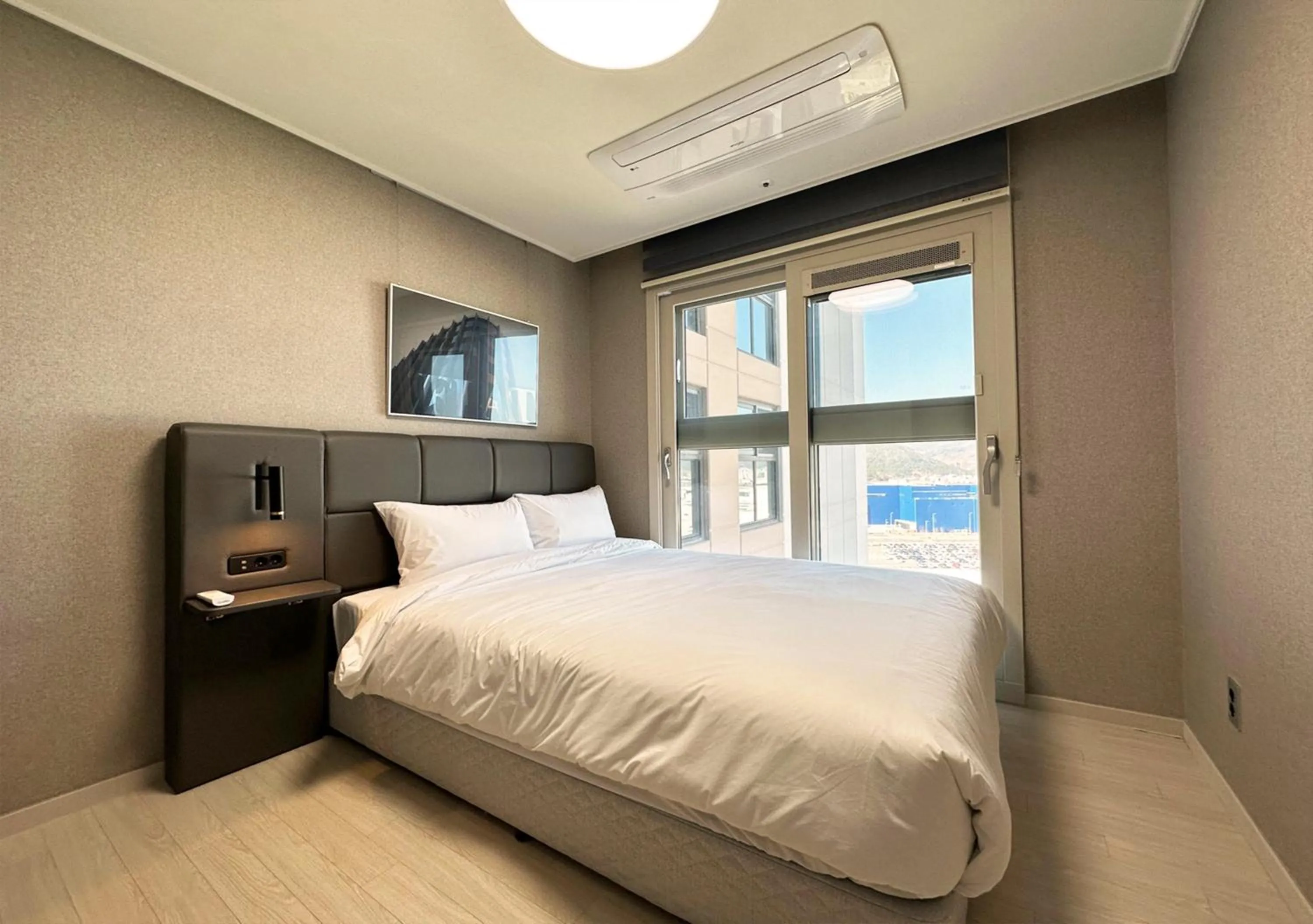 Bed in Y COLLECTION by UH FLAT OSIRIA