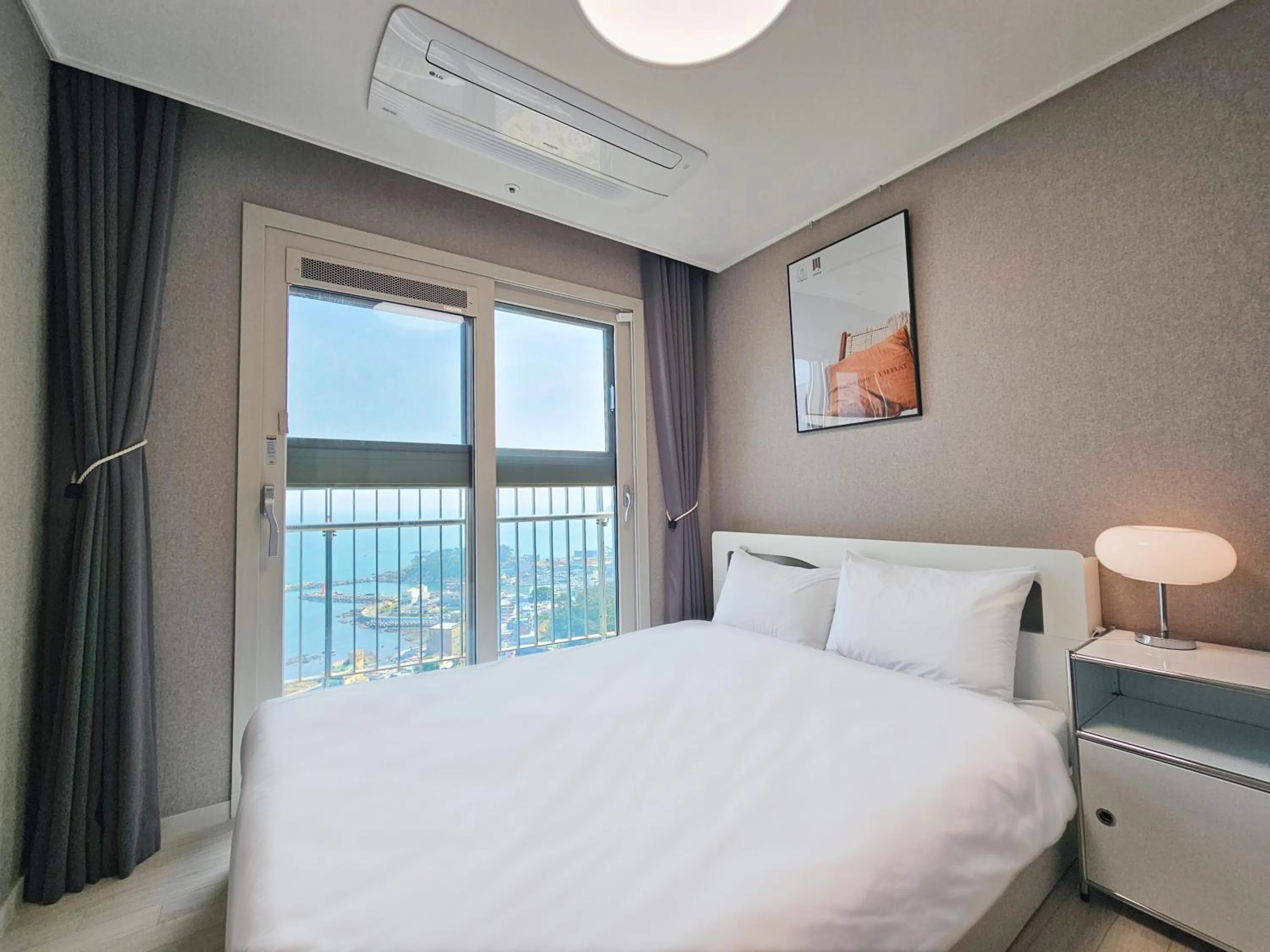 Bed in Y COLLECTION by UH FLAT OSIRIA