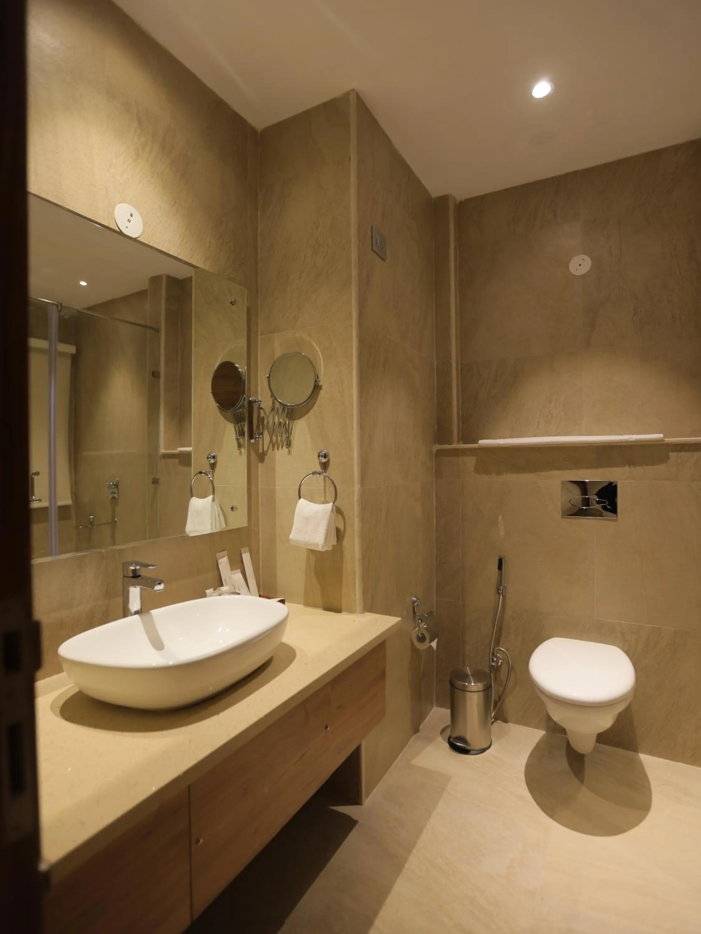 Clarks Inn Express, Dehradun