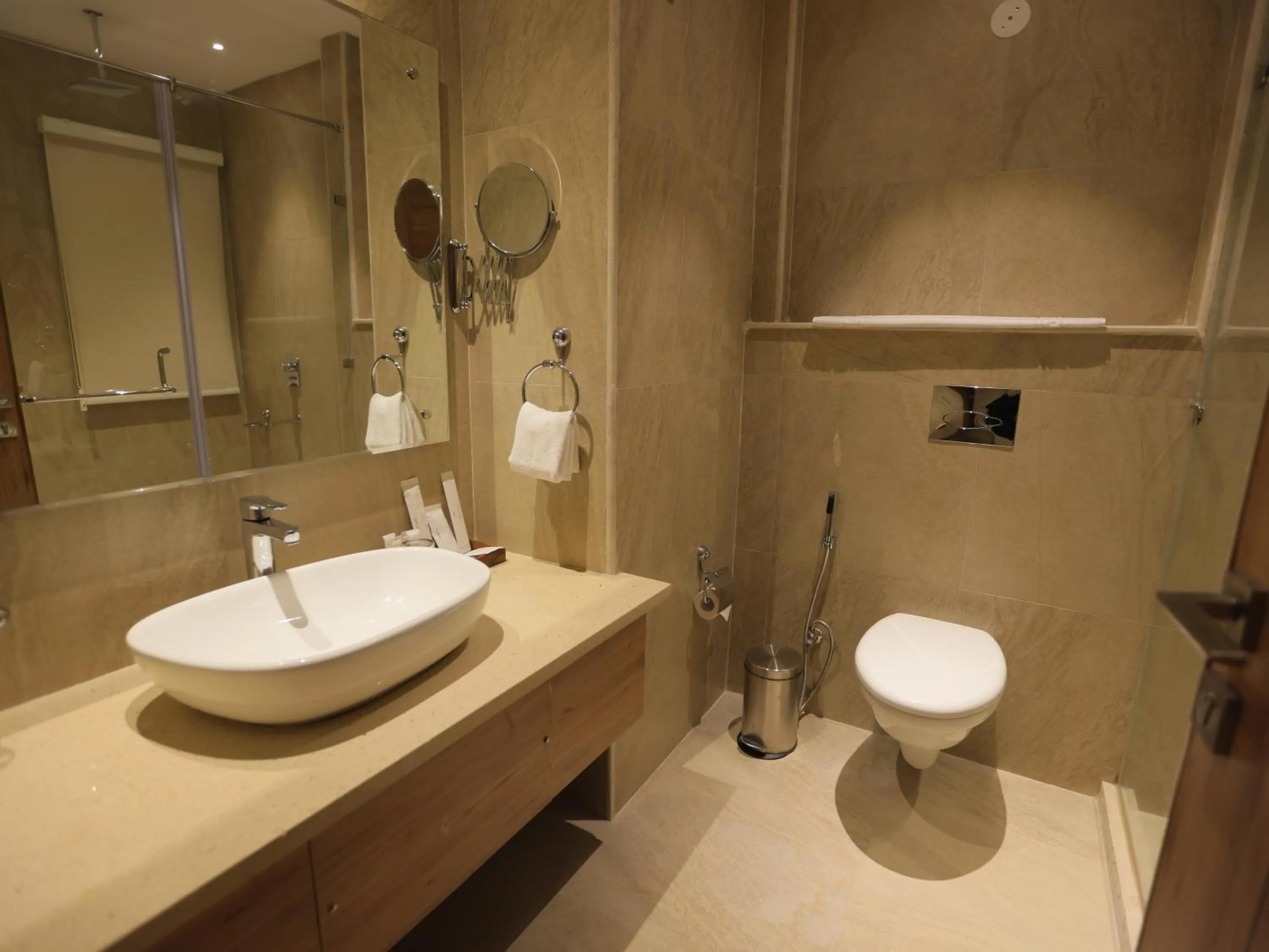 Clarks Inn Express, Dehradun