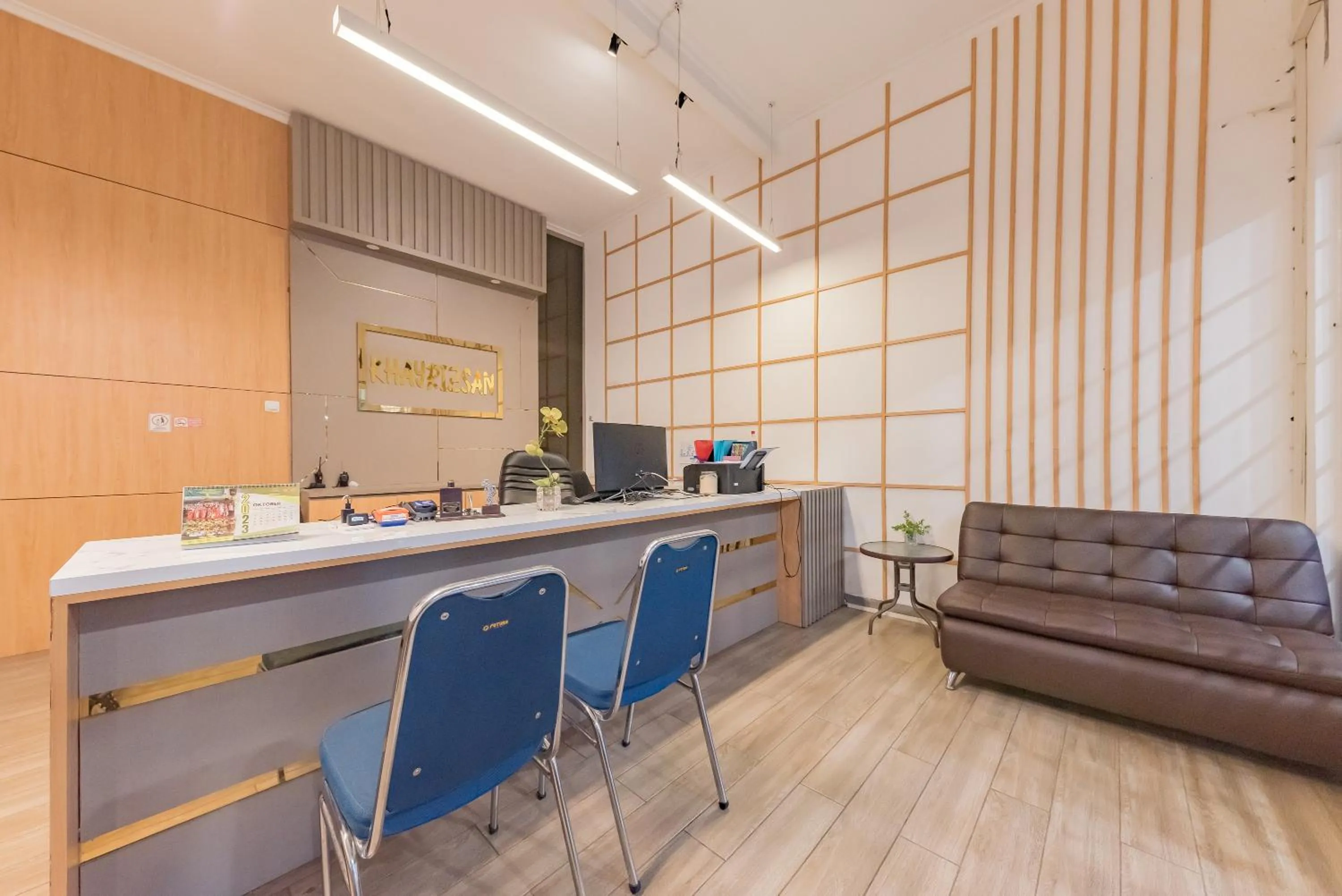 Lobby or reception in Urbanview Hotel Khayrizsan Tasikmalaya by RedDoorz