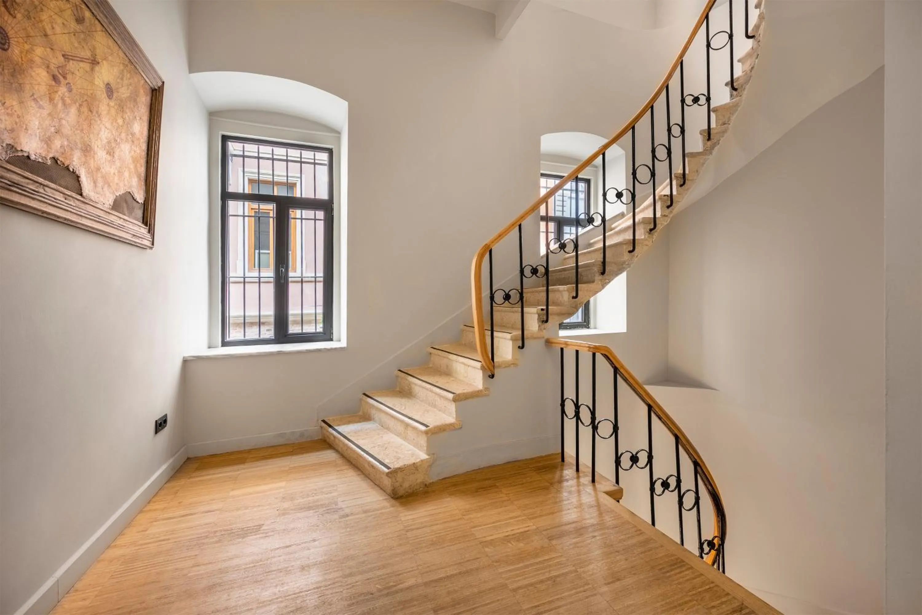 Facade/entrance in DeCamondo Residence