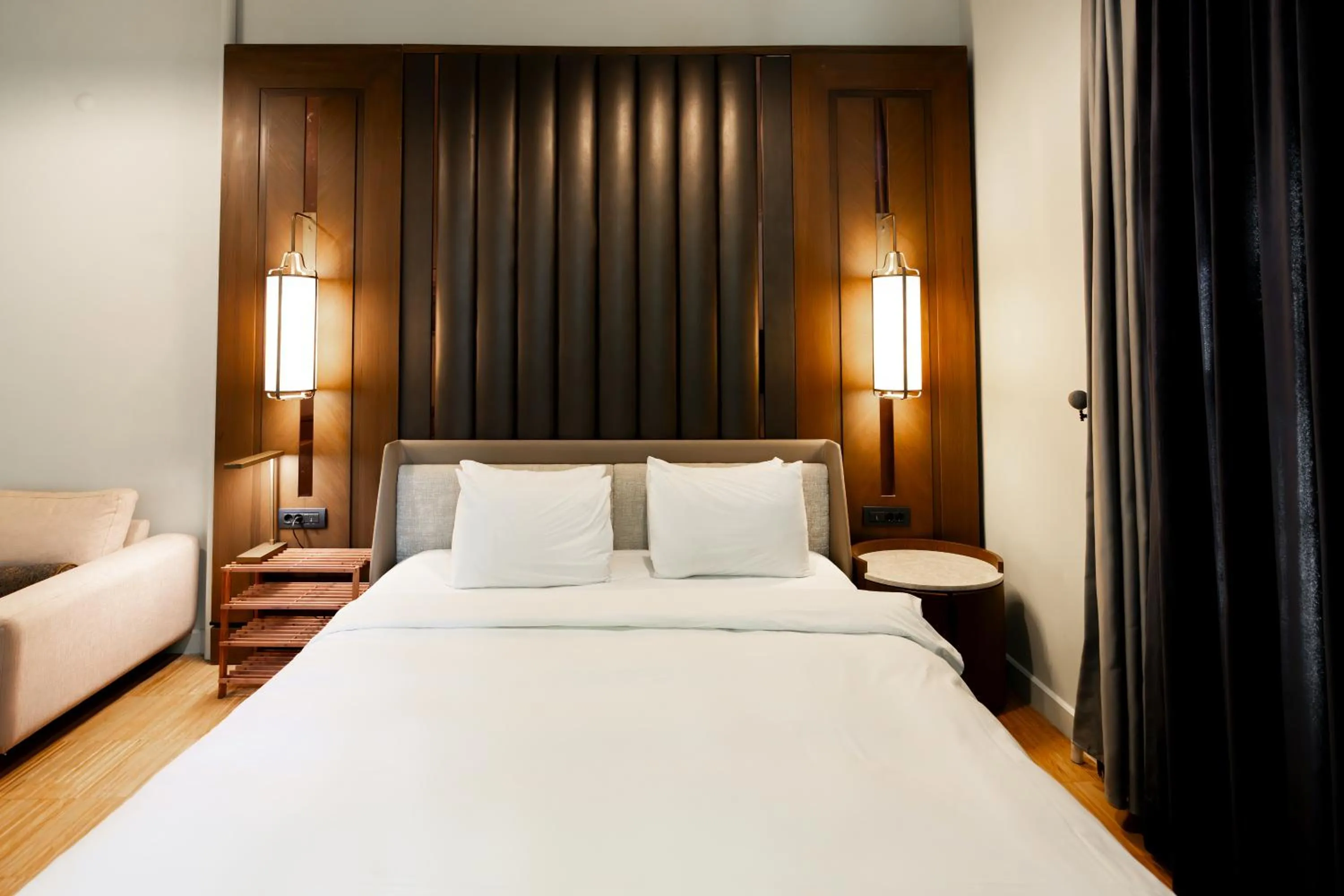 Bed in DeCamondo Residence