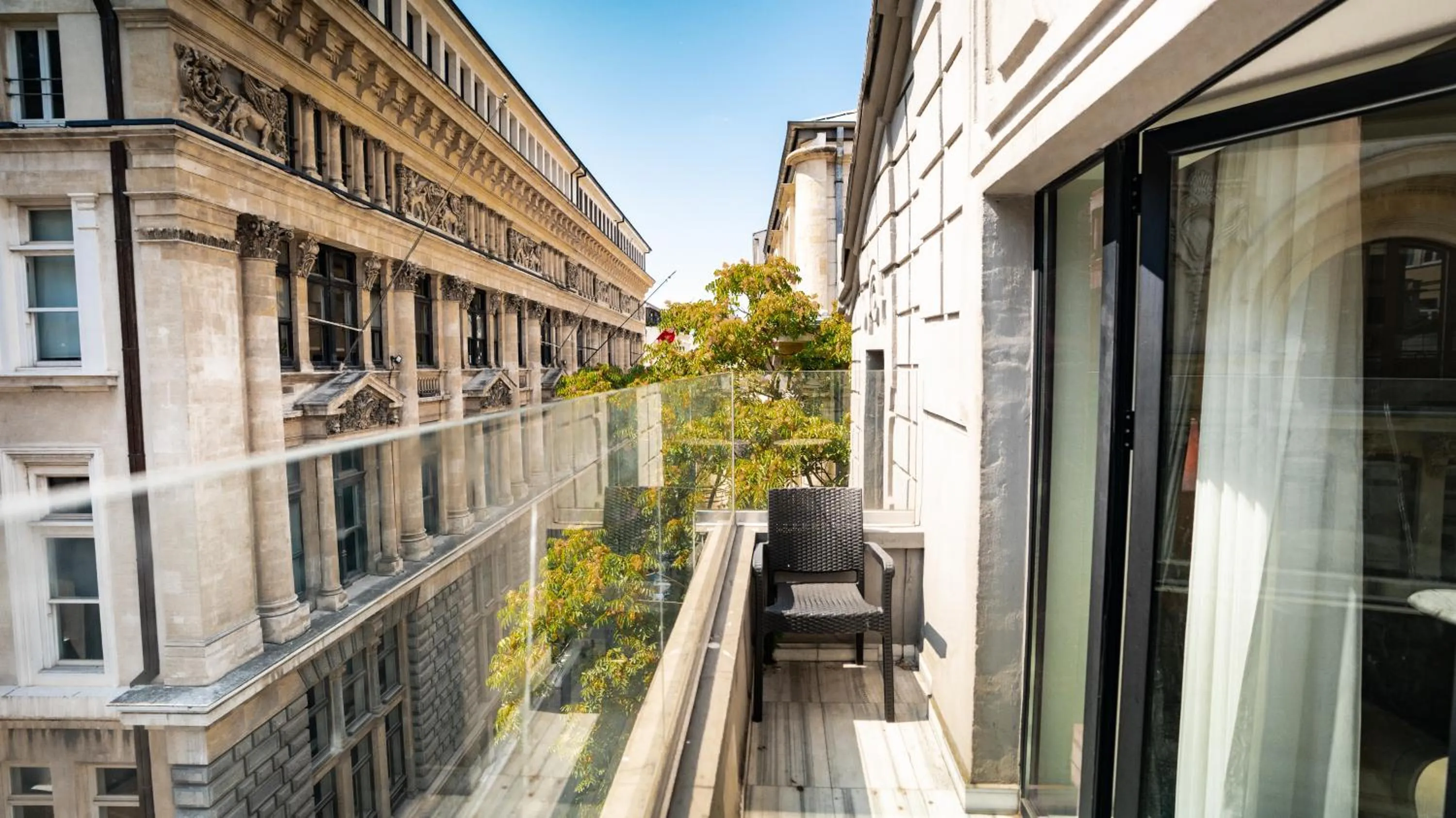 Balcony/Terrace in DeCamondo Residence