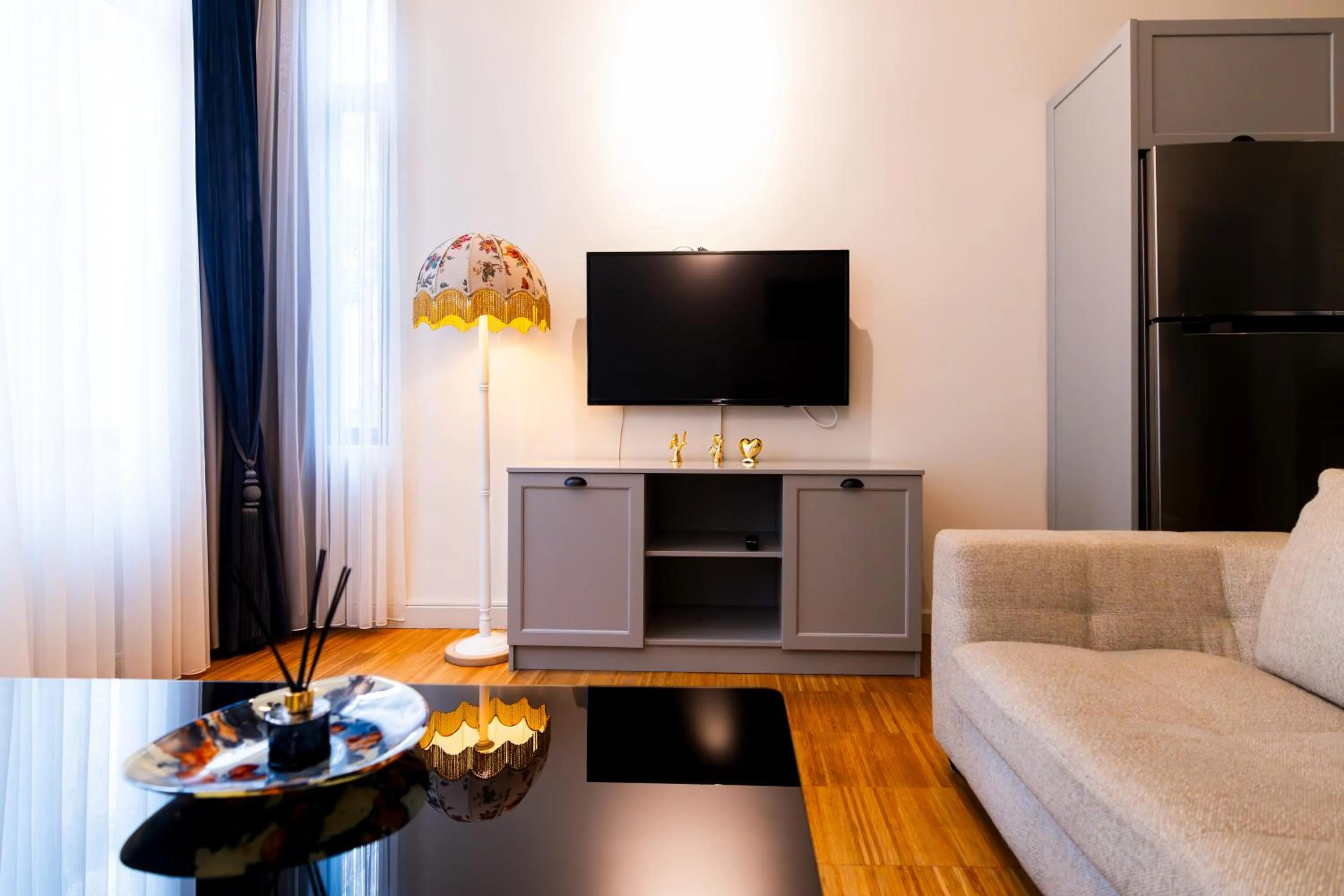 Living room in DeCamondo Residence