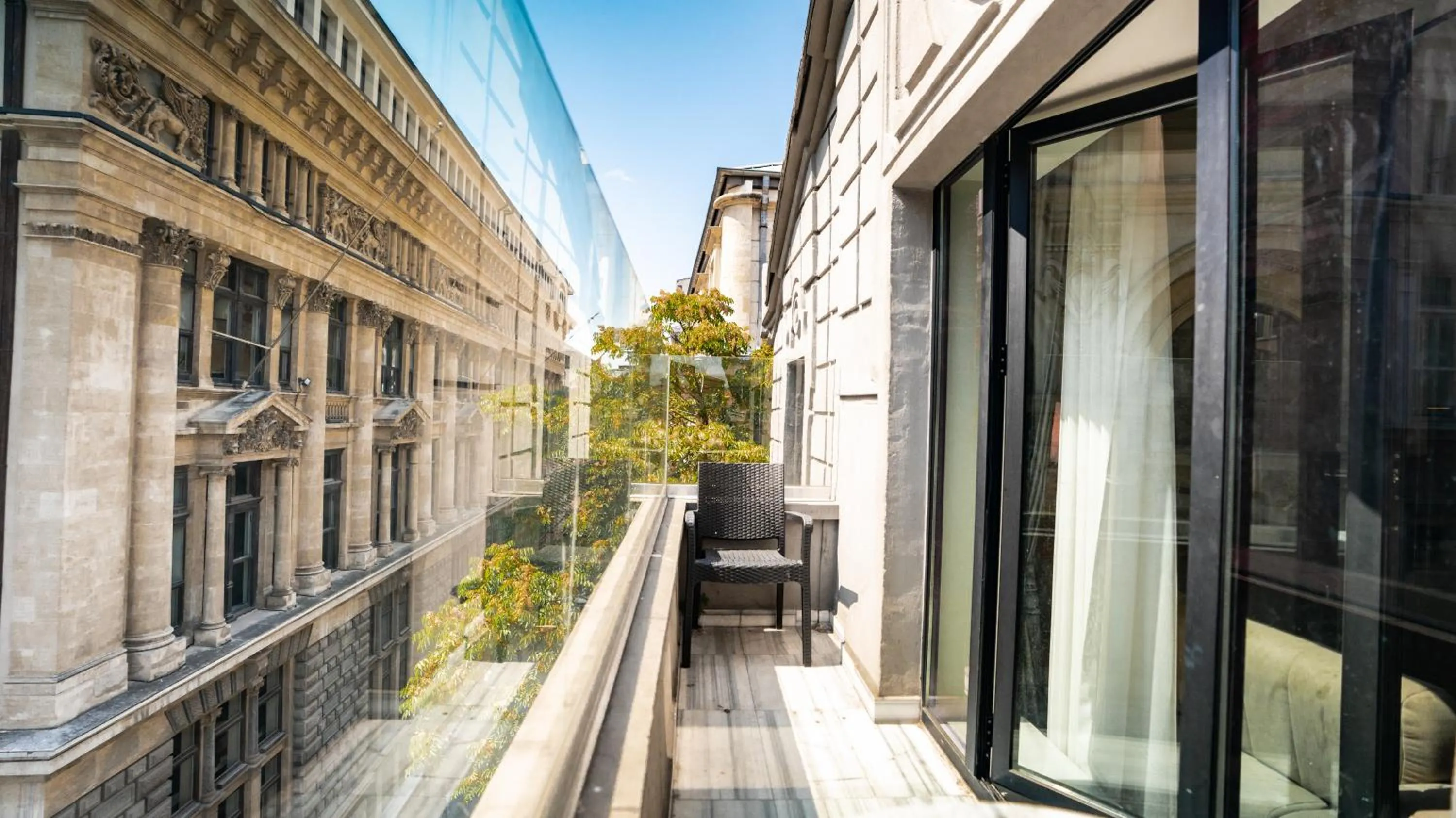 Quiet street view in DeCamondo Residence