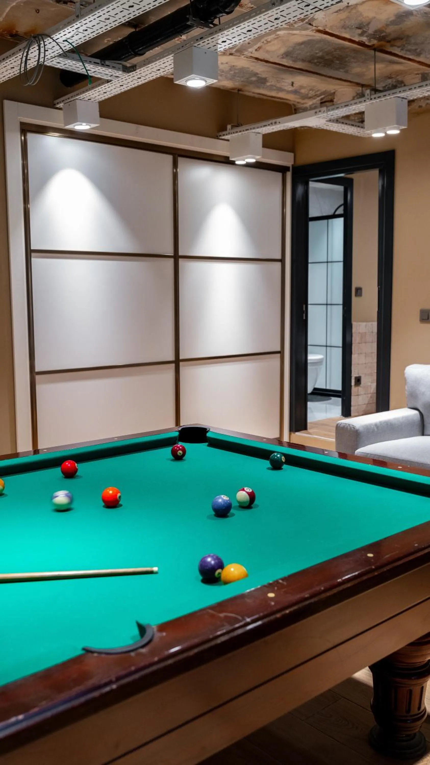 Decorative detail in DeCamondo Residence