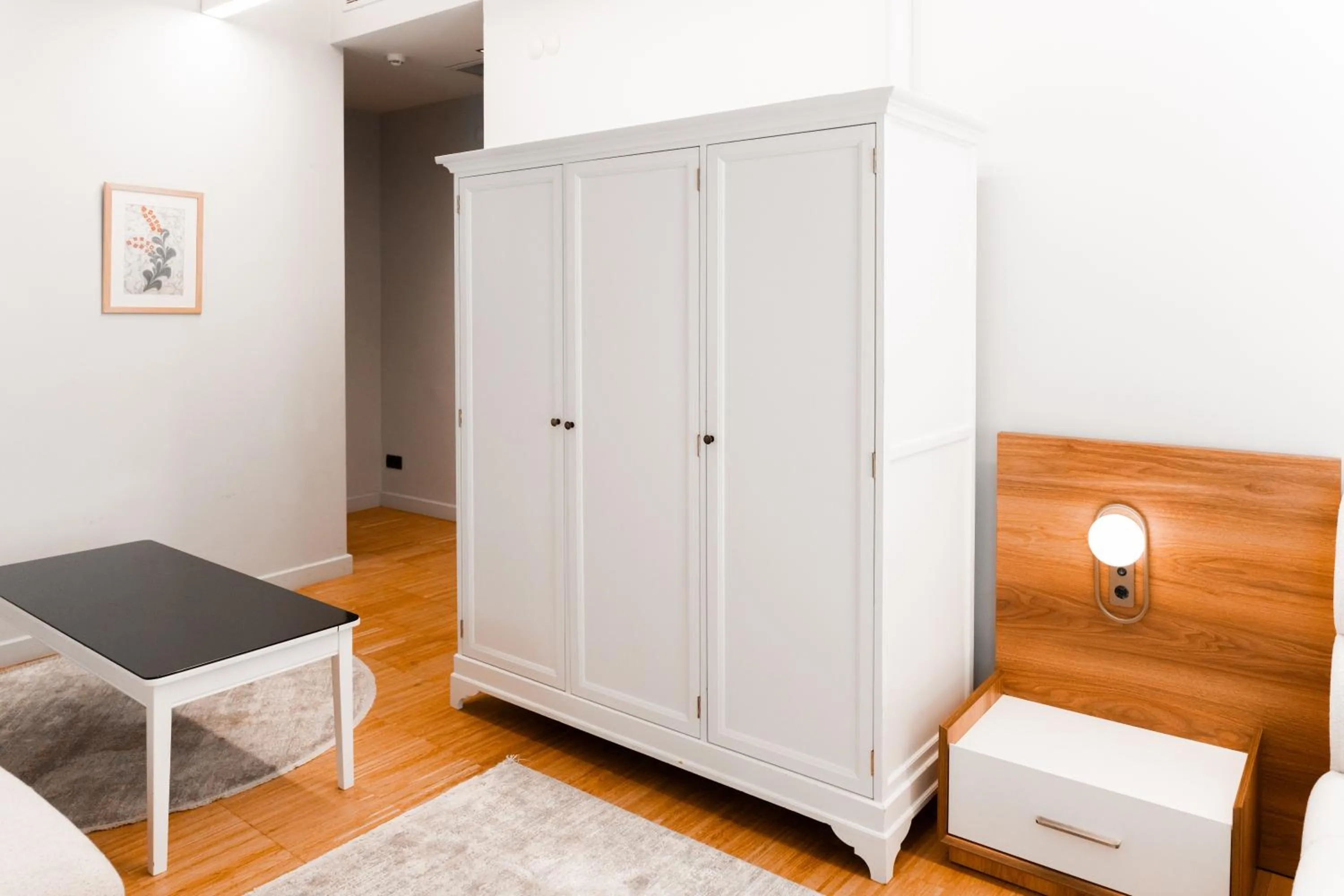 Bed in DeCamondo Residence