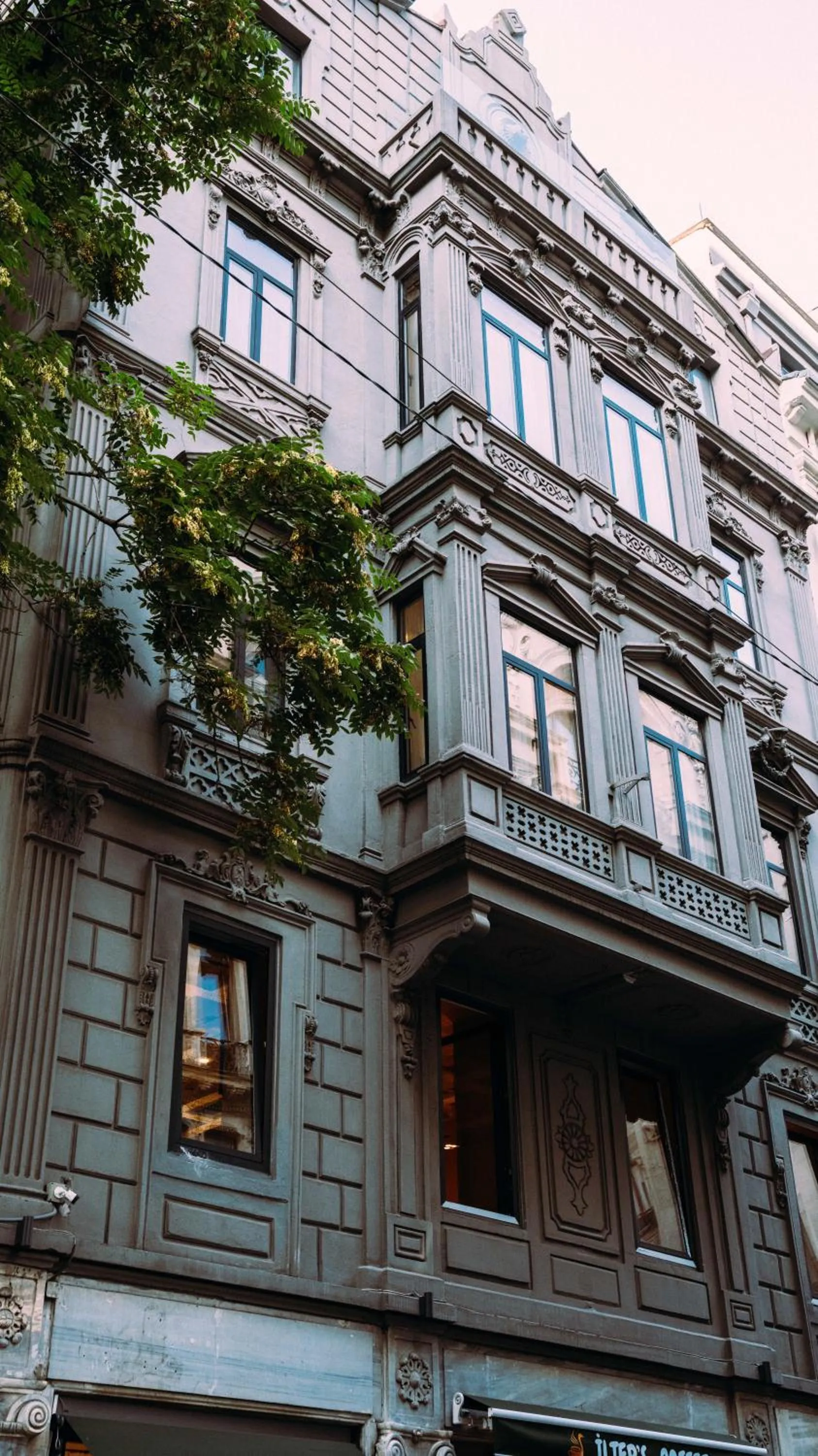 Property building in DeCamondo Residence