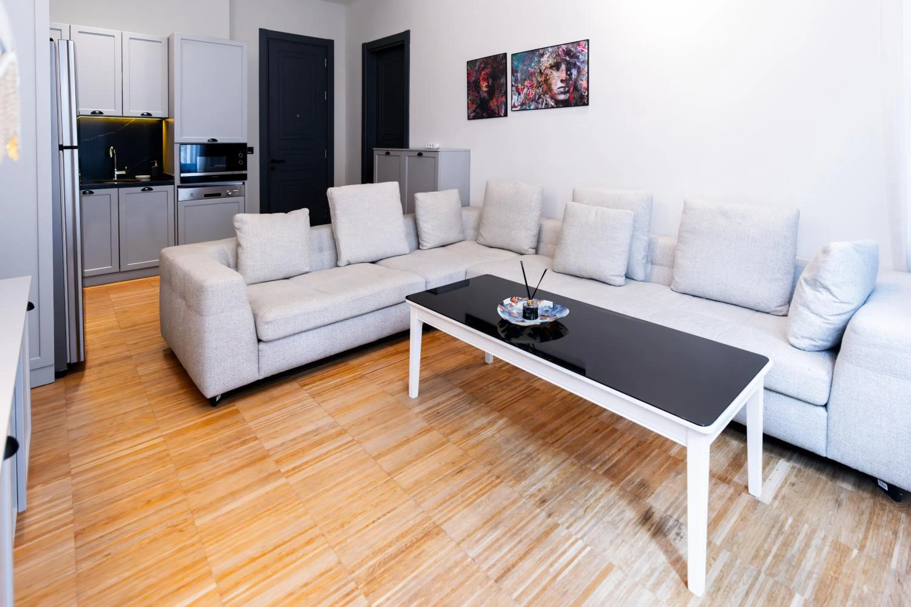 Living room in DeCamondo Residence