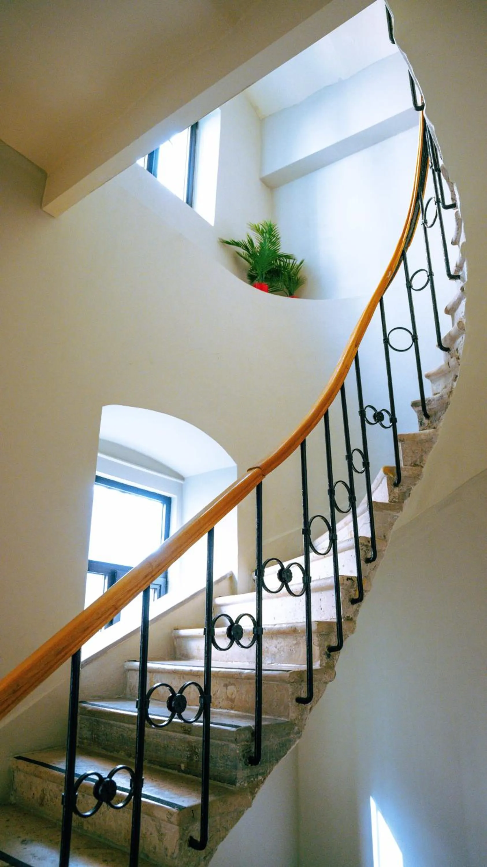 Property building in DeCamondo Residence