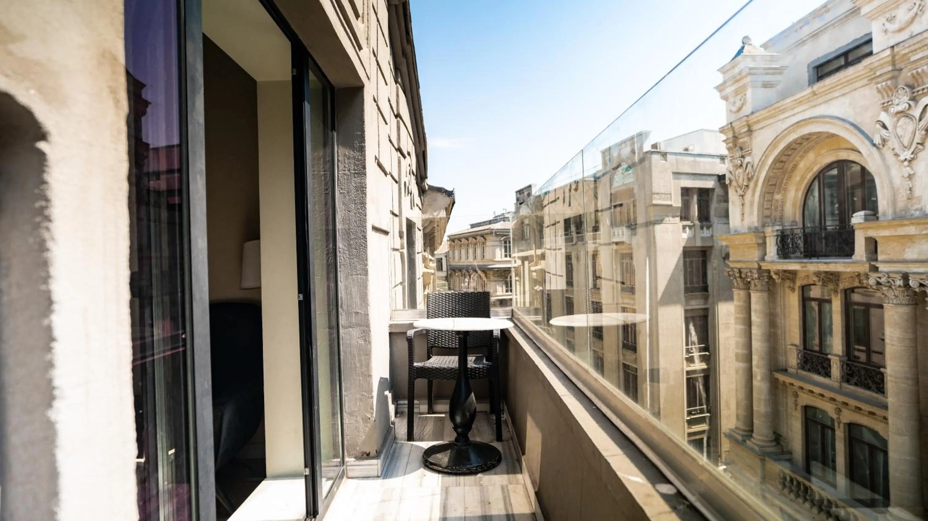 Dining area in DeCamondo Residence