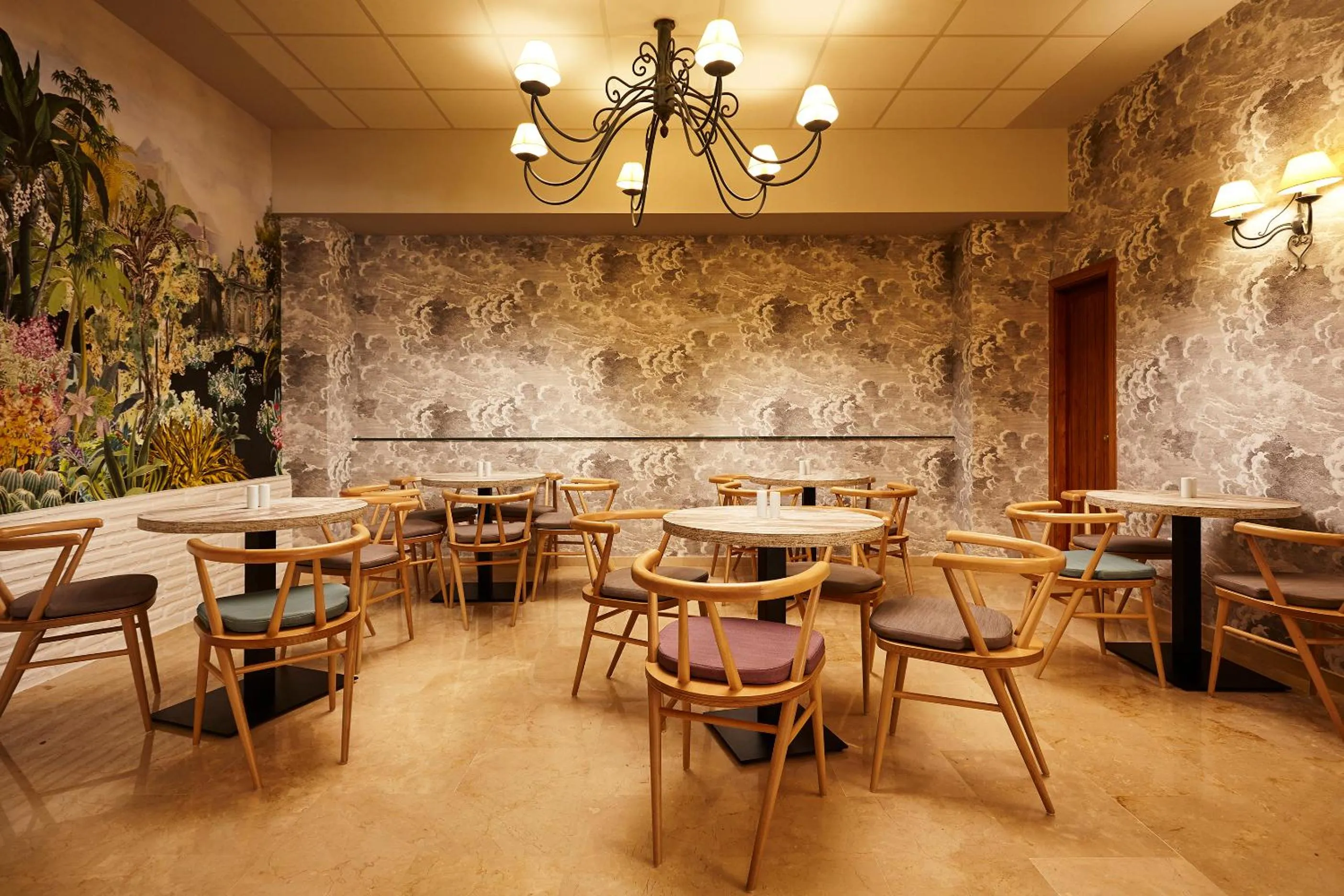 Food and drinks in Hotel Villa Flamenca