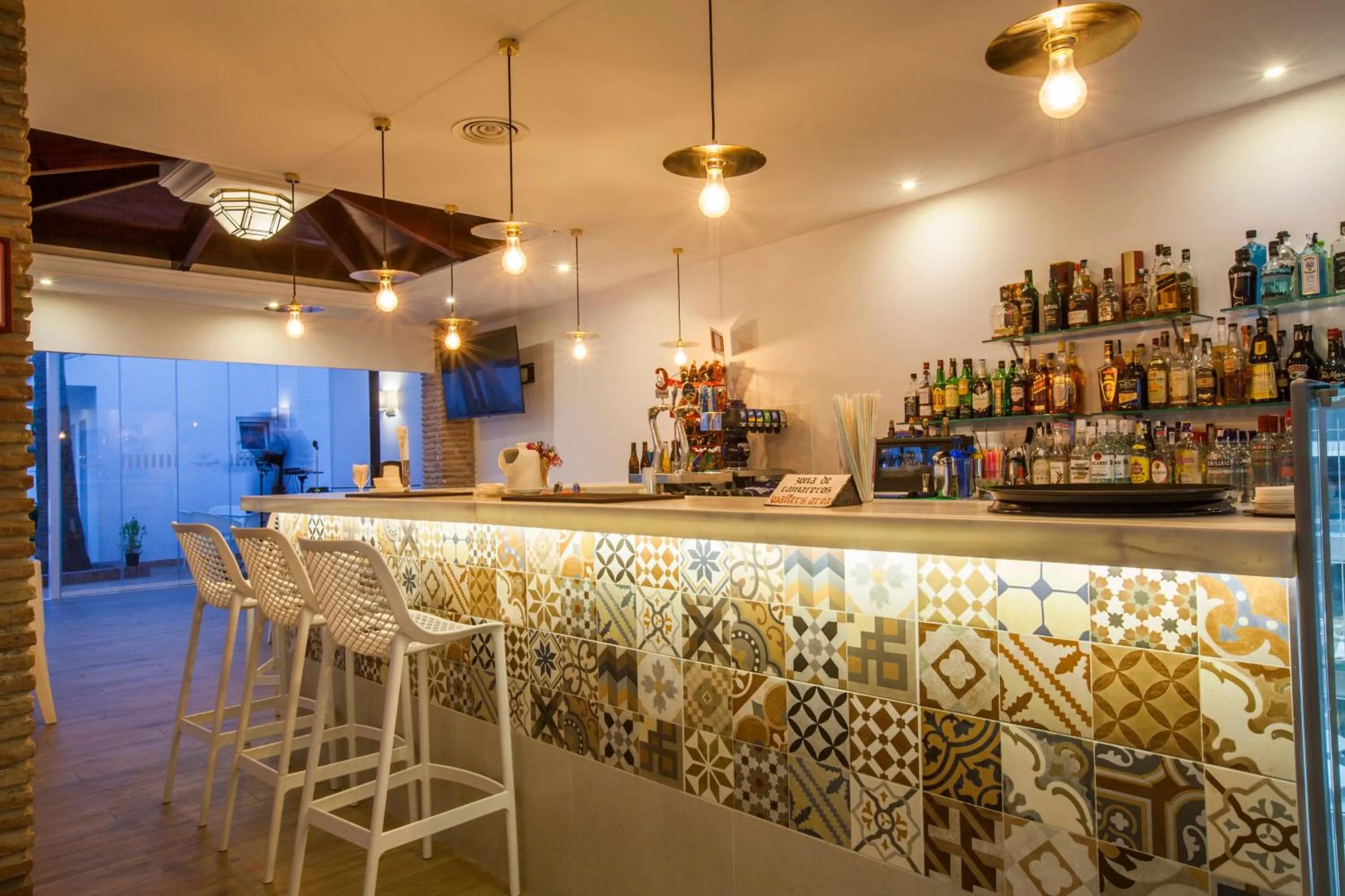 Restaurant/places to eat in Hotel Villa Flamenca