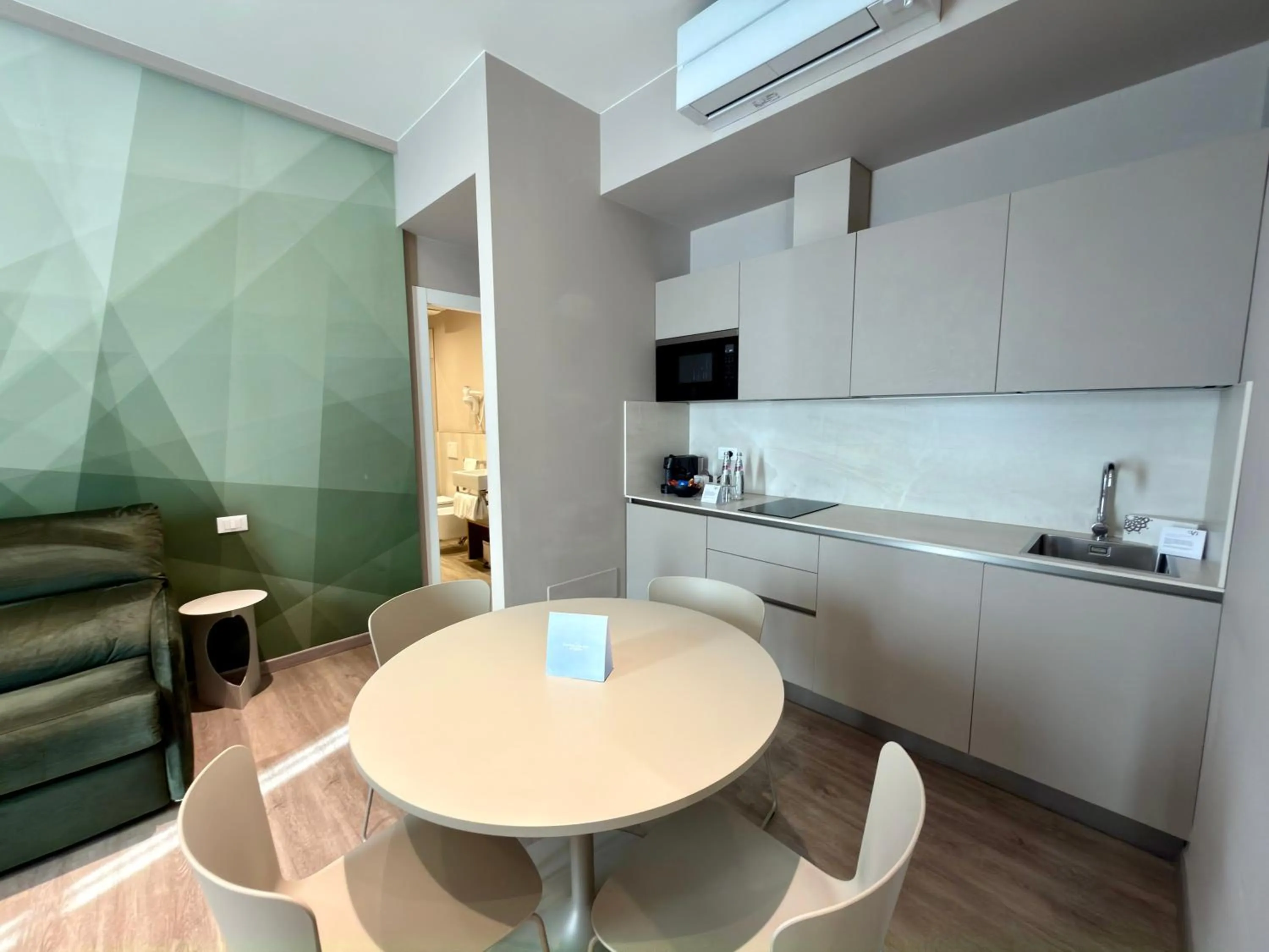 Coffee/tea facilities in Vi Suites