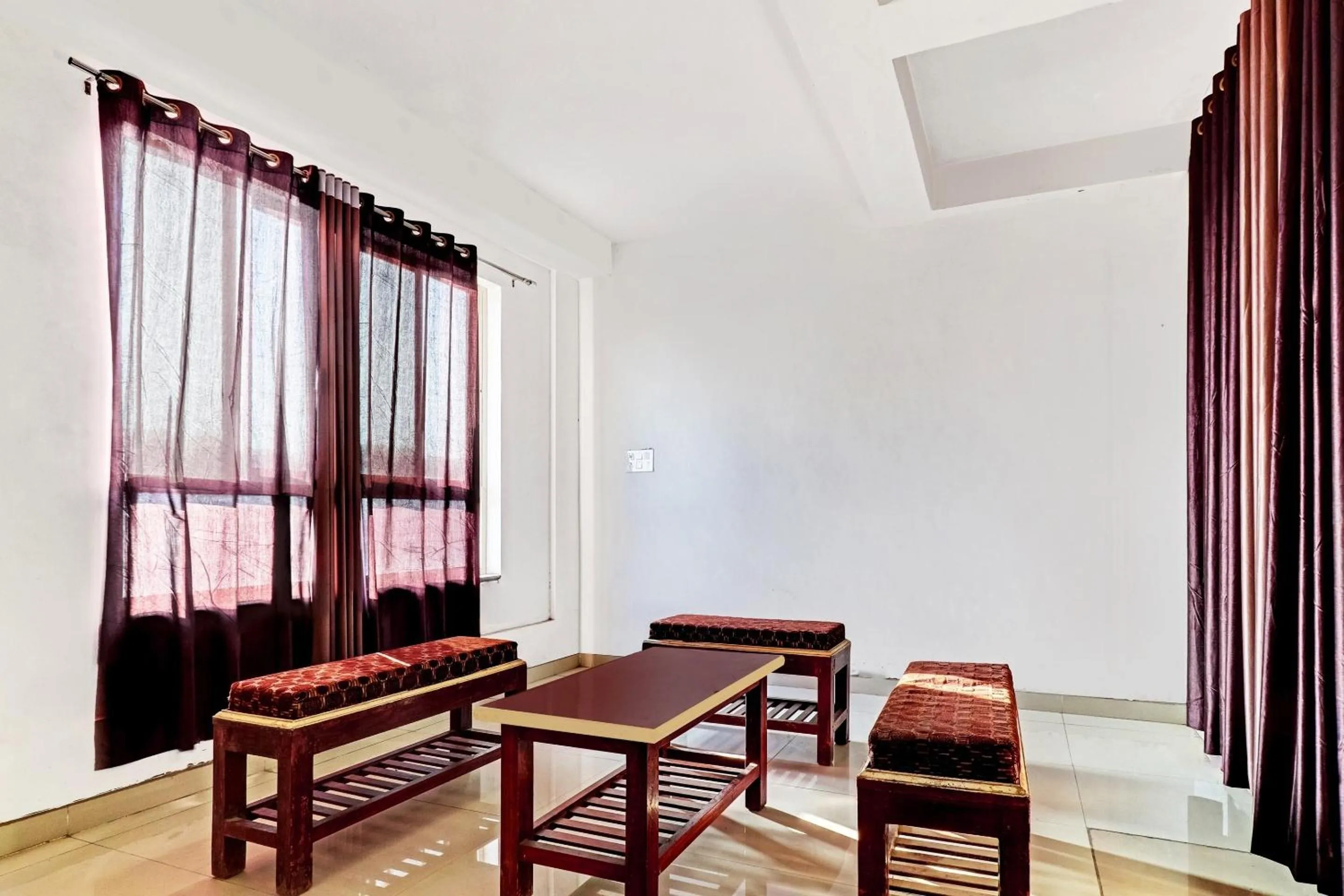 Bedroom in Hotel O Royal