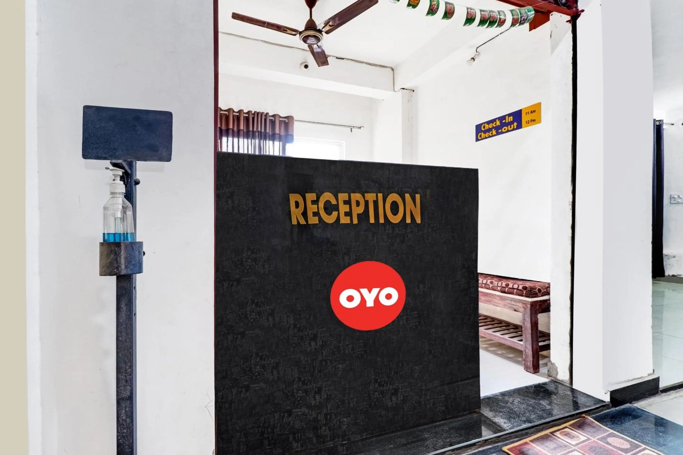 Lobby or reception in Hotel O Royal