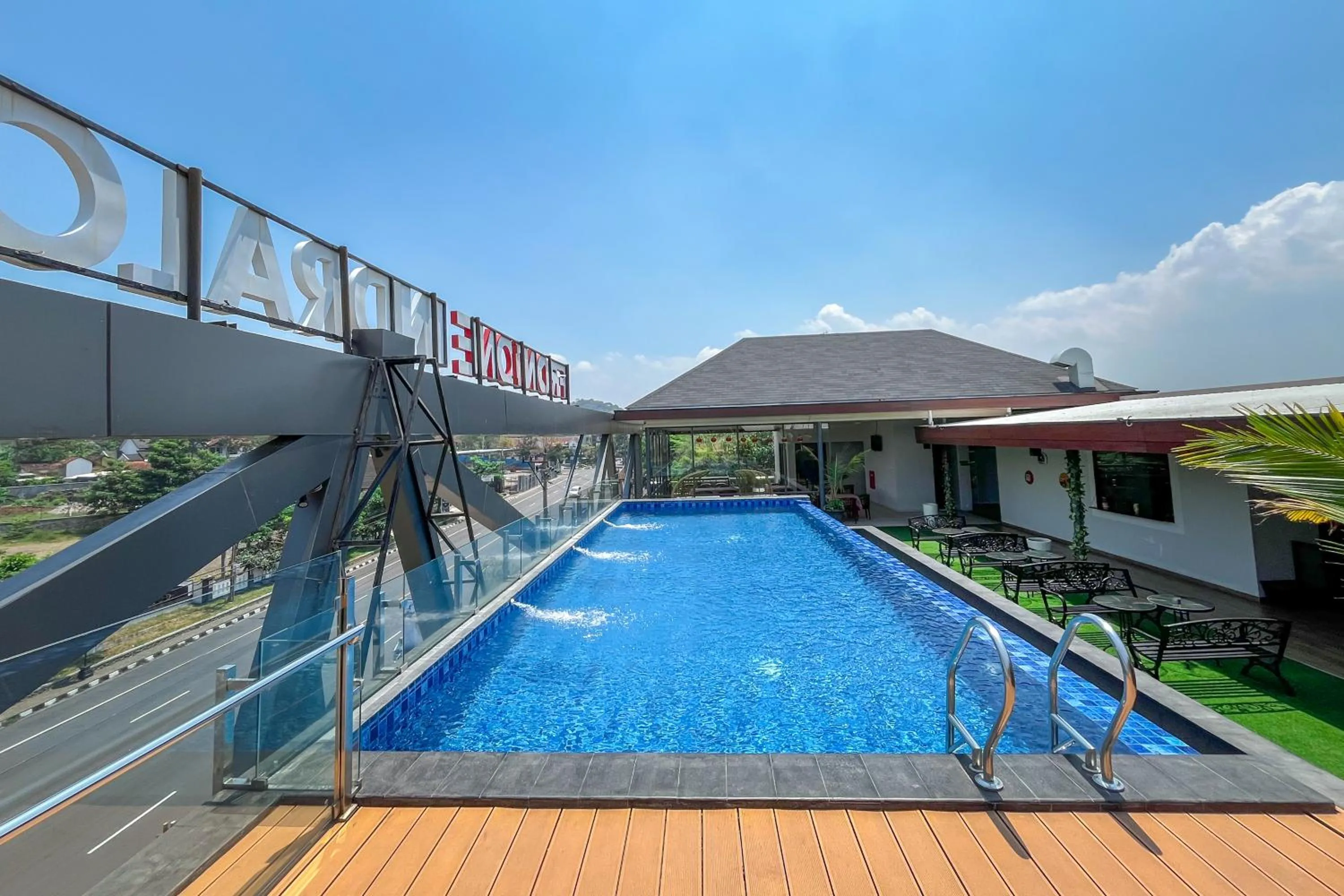 Swimming pool in Front One Resort Indraloka Temanggung