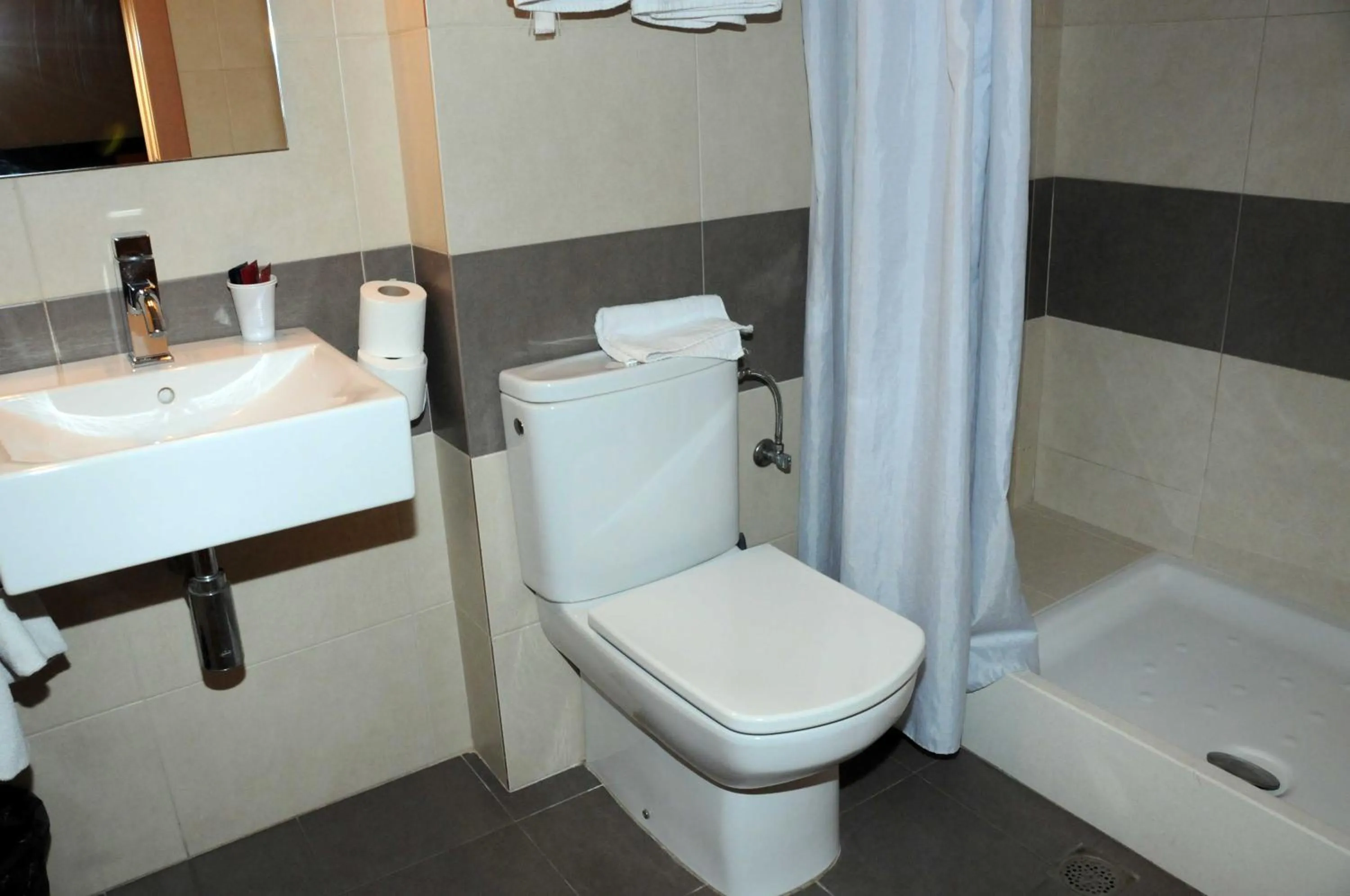 Bathroom in Llagotel