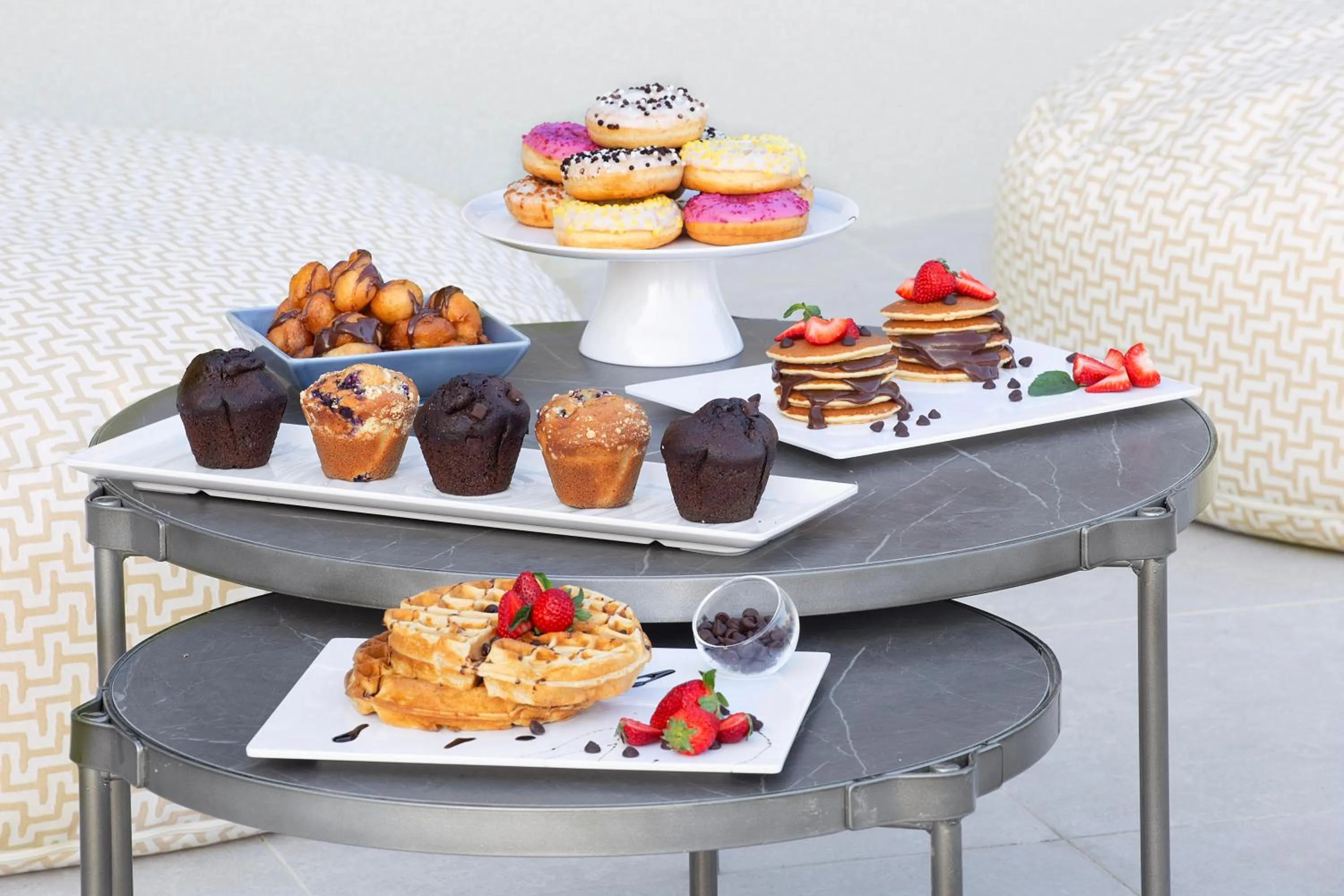 Food and drinks in Ajul Luxury Hotel & Spa Resort, a Registry Collection Hotel