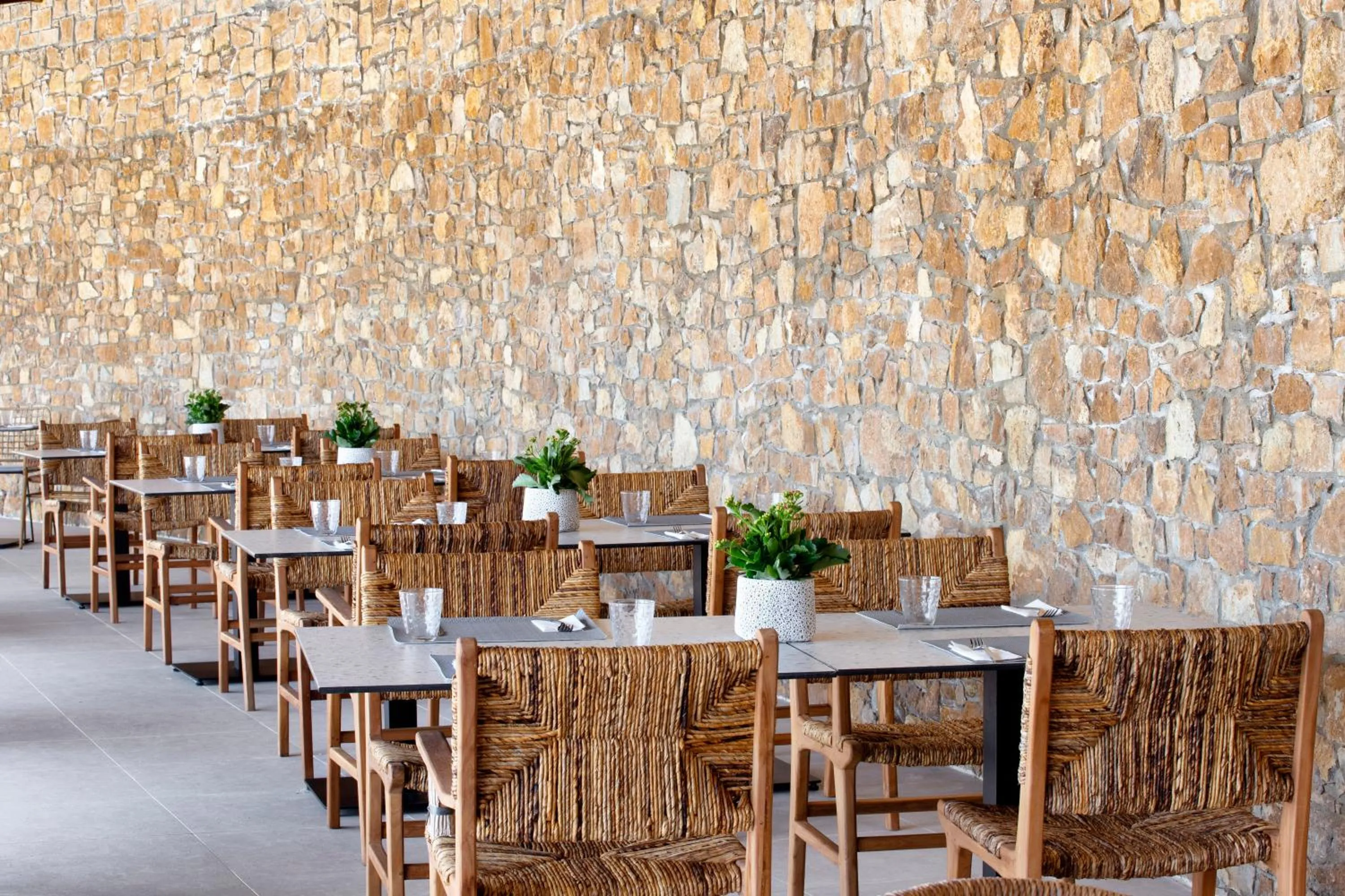 Restaurant/places to eat in Ajul Luxury Hotel & Spa Resort, a Registry Collection Hotel