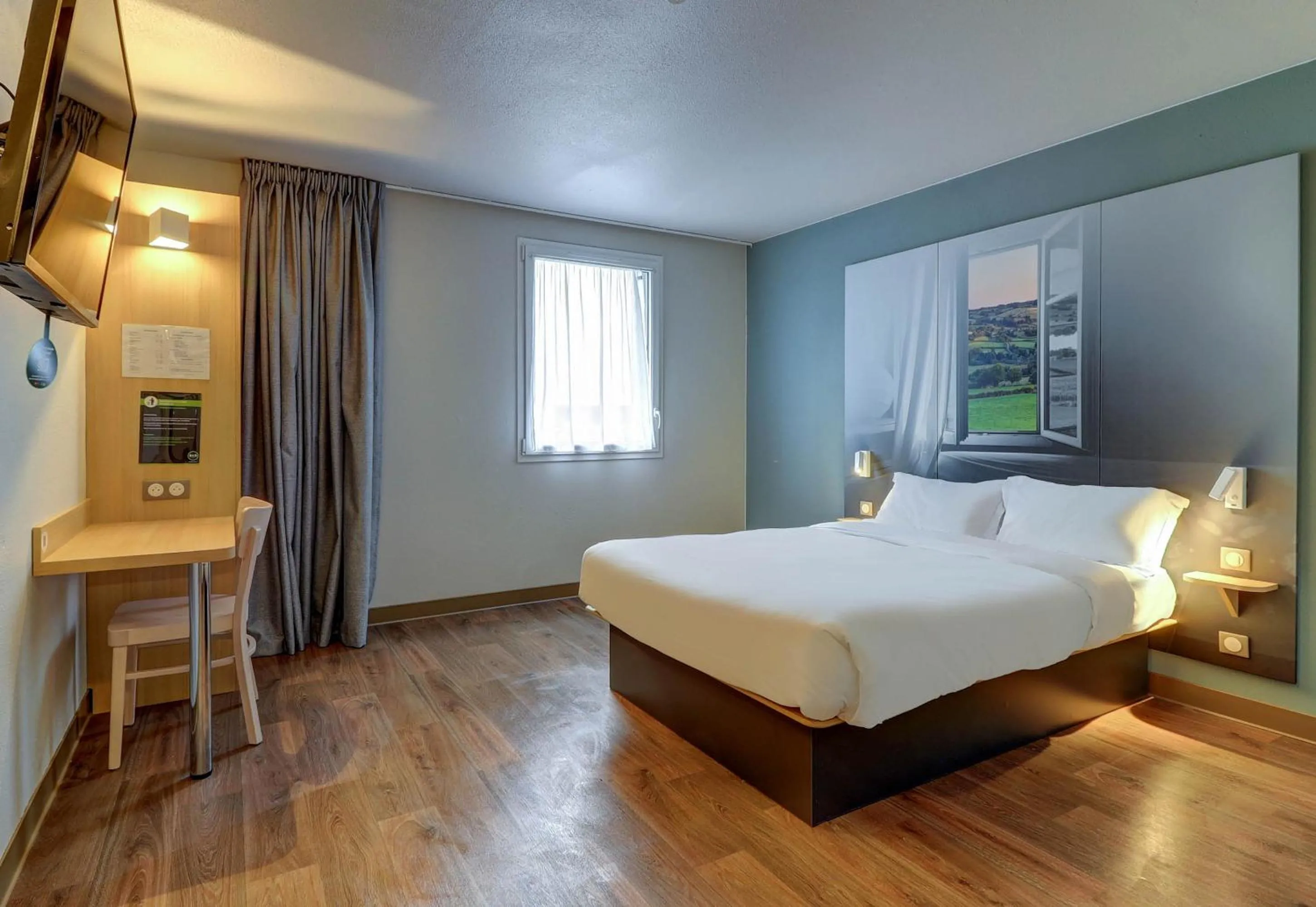 Bedroom, Bed in B&B HOTEL Le Creusot Montchanin