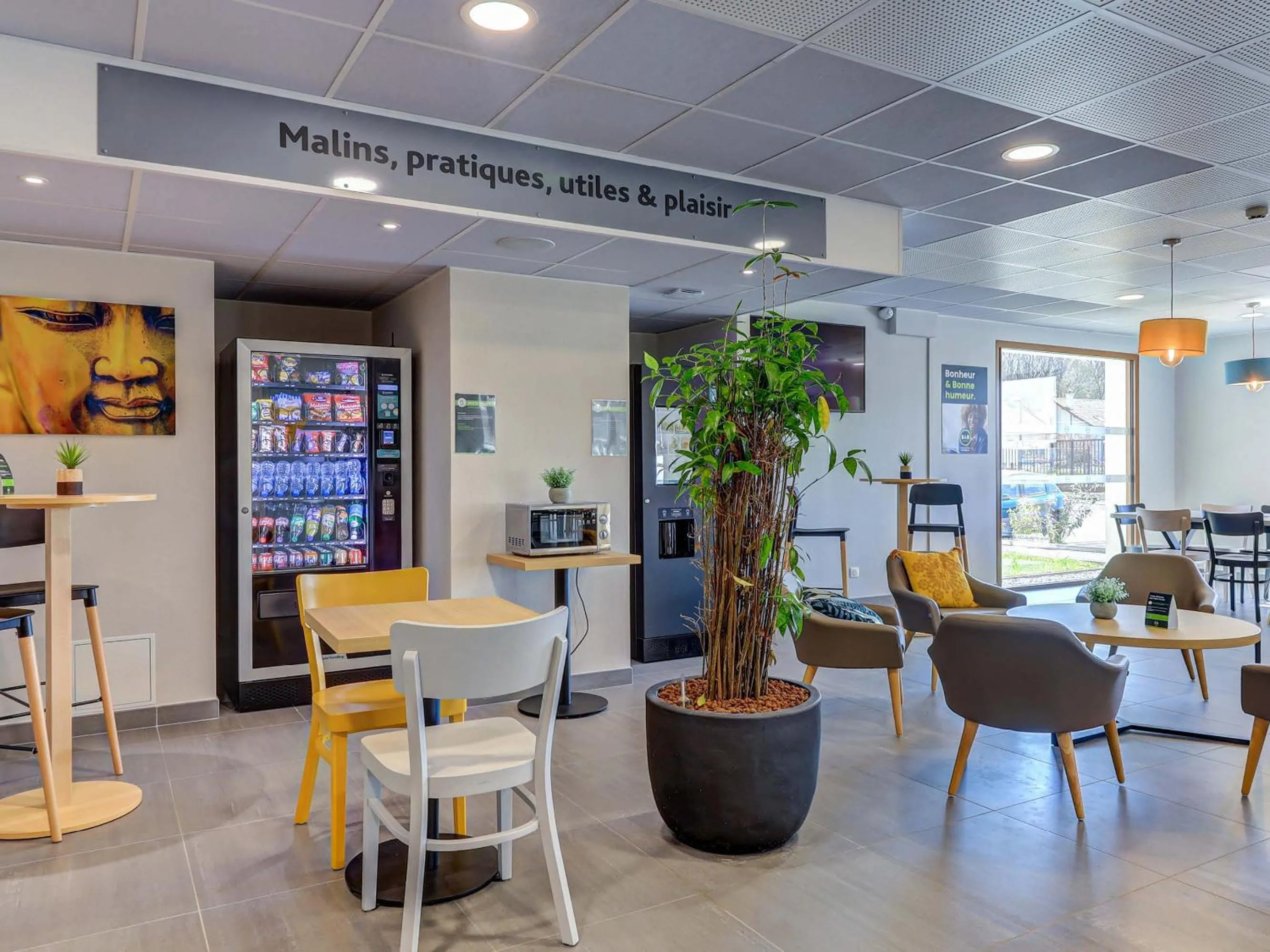 Breakfast in B&B HOTEL Le Creusot Montchanin