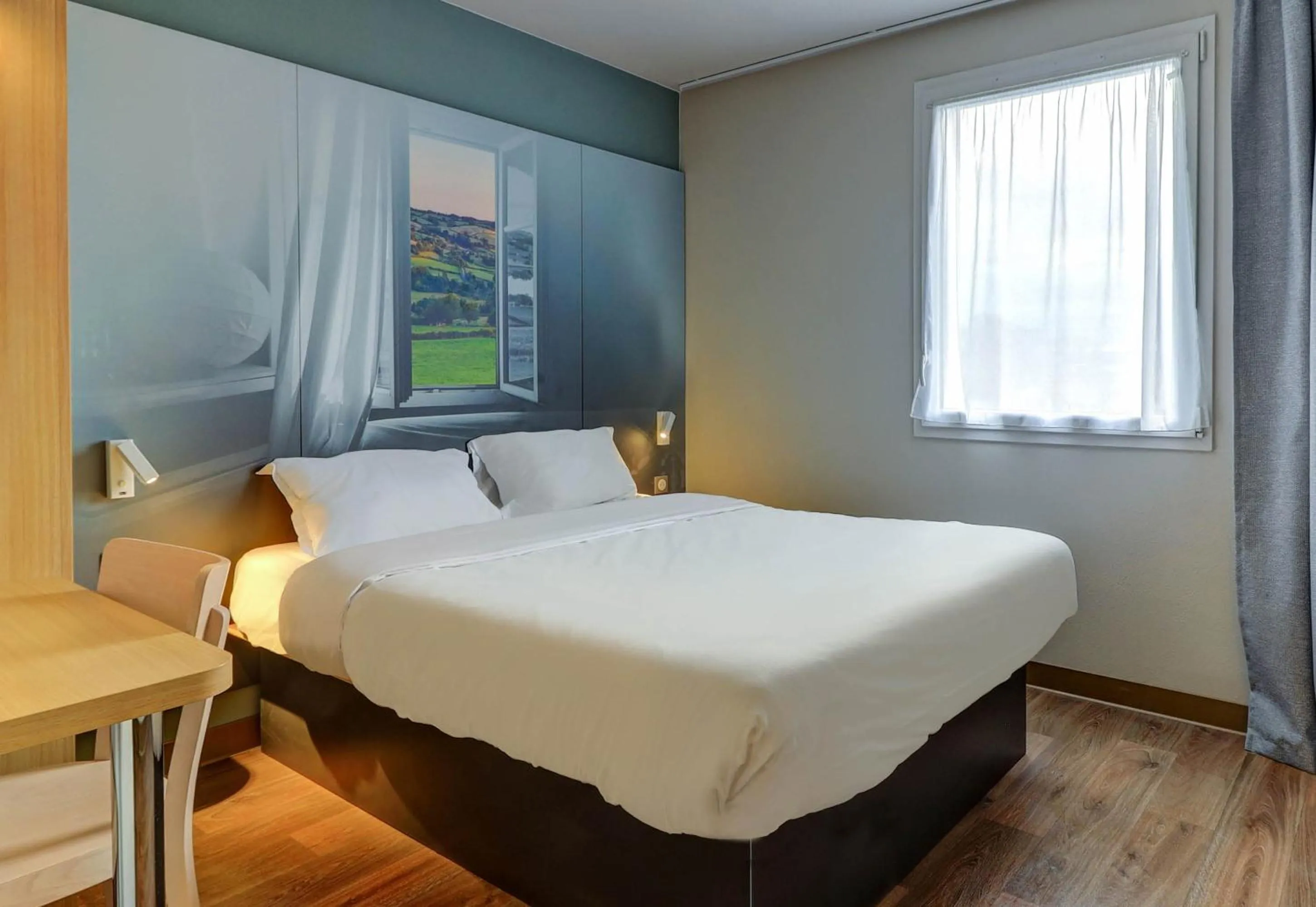 Bedroom, Bed in B&B HOTEL Le Creusot Montchanin