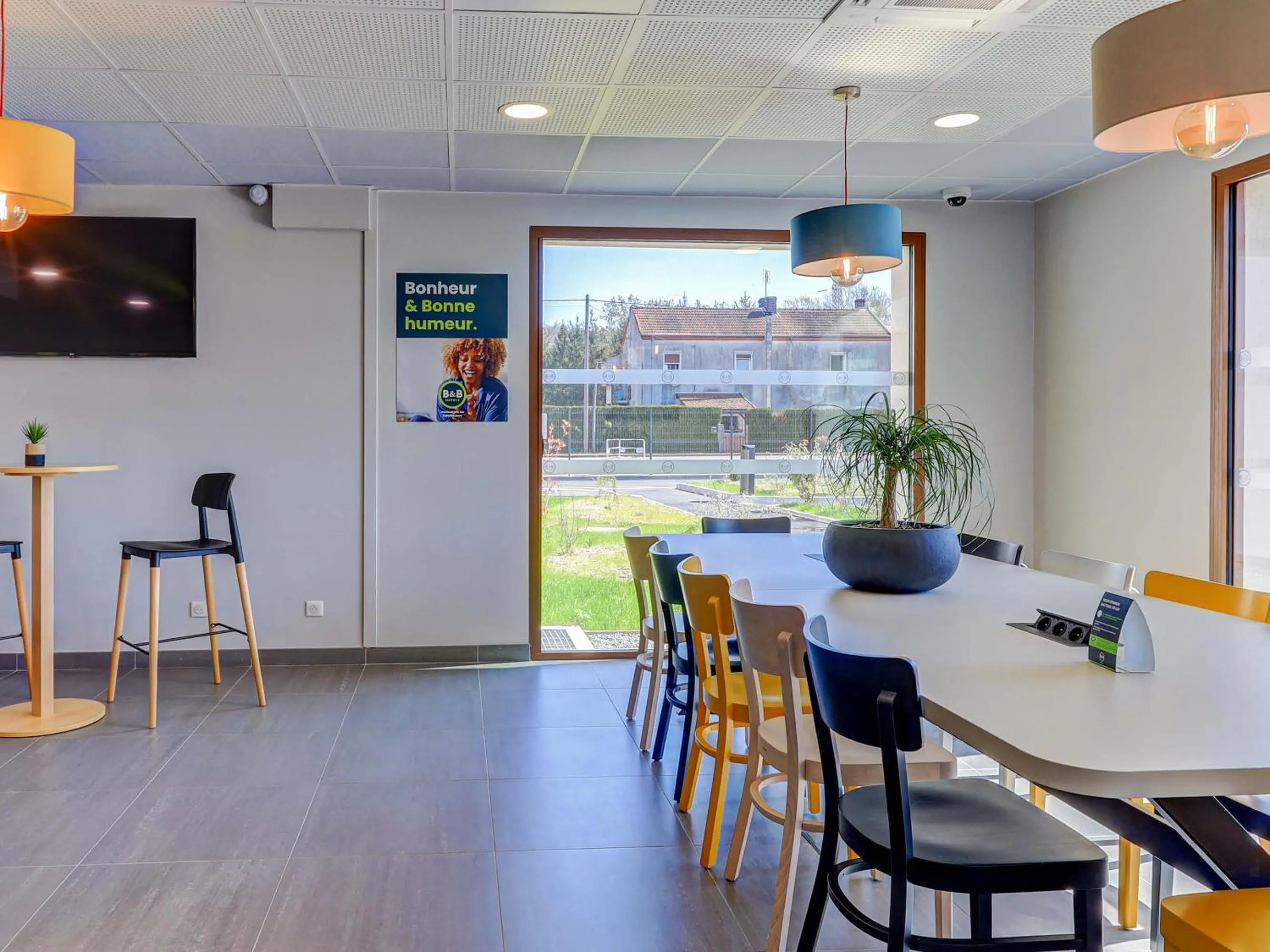 Breakfast in B&B HOTEL Le Creusot Montchanin