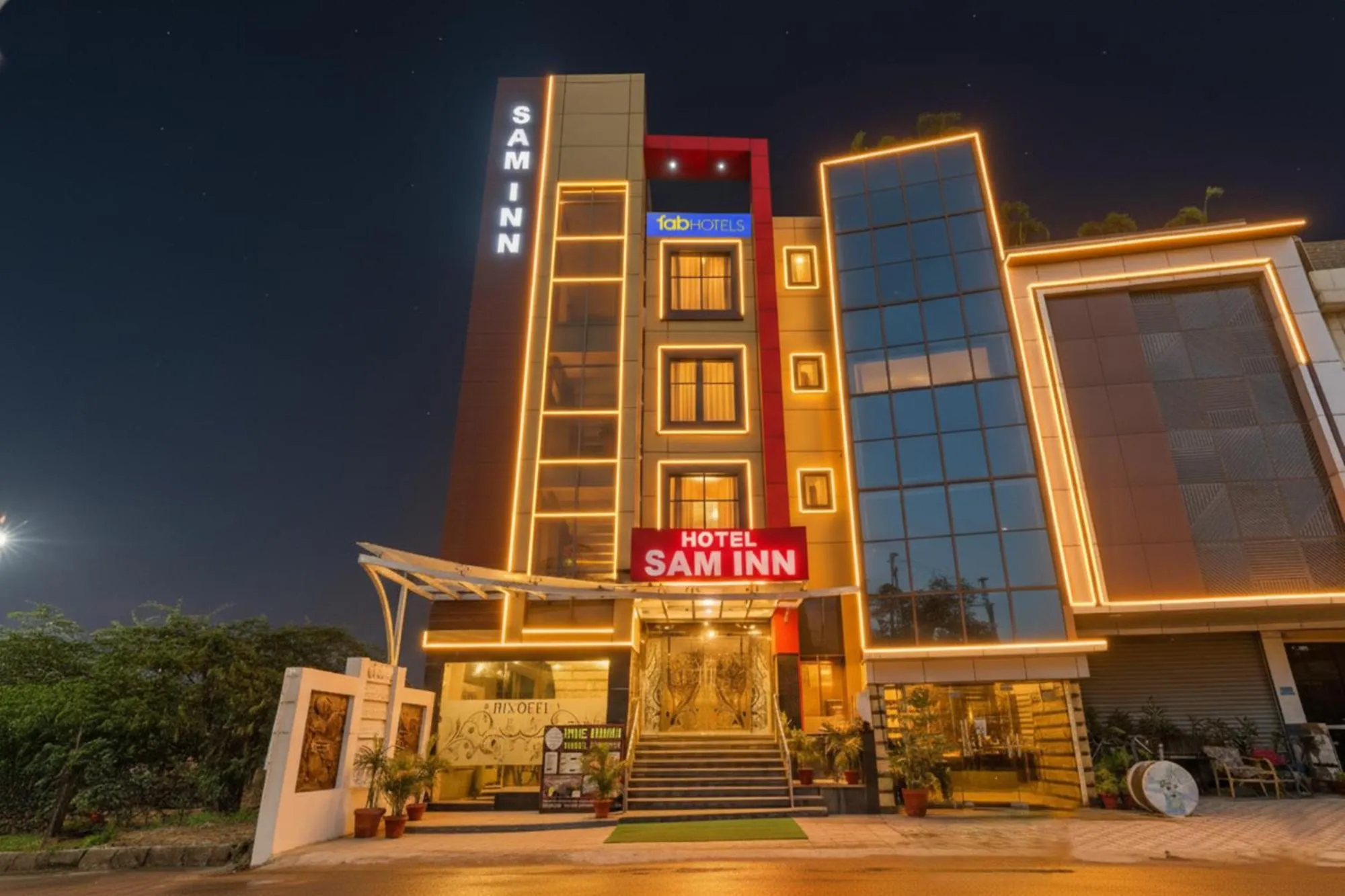 Facade/entrance in FabHotel Sam Inn