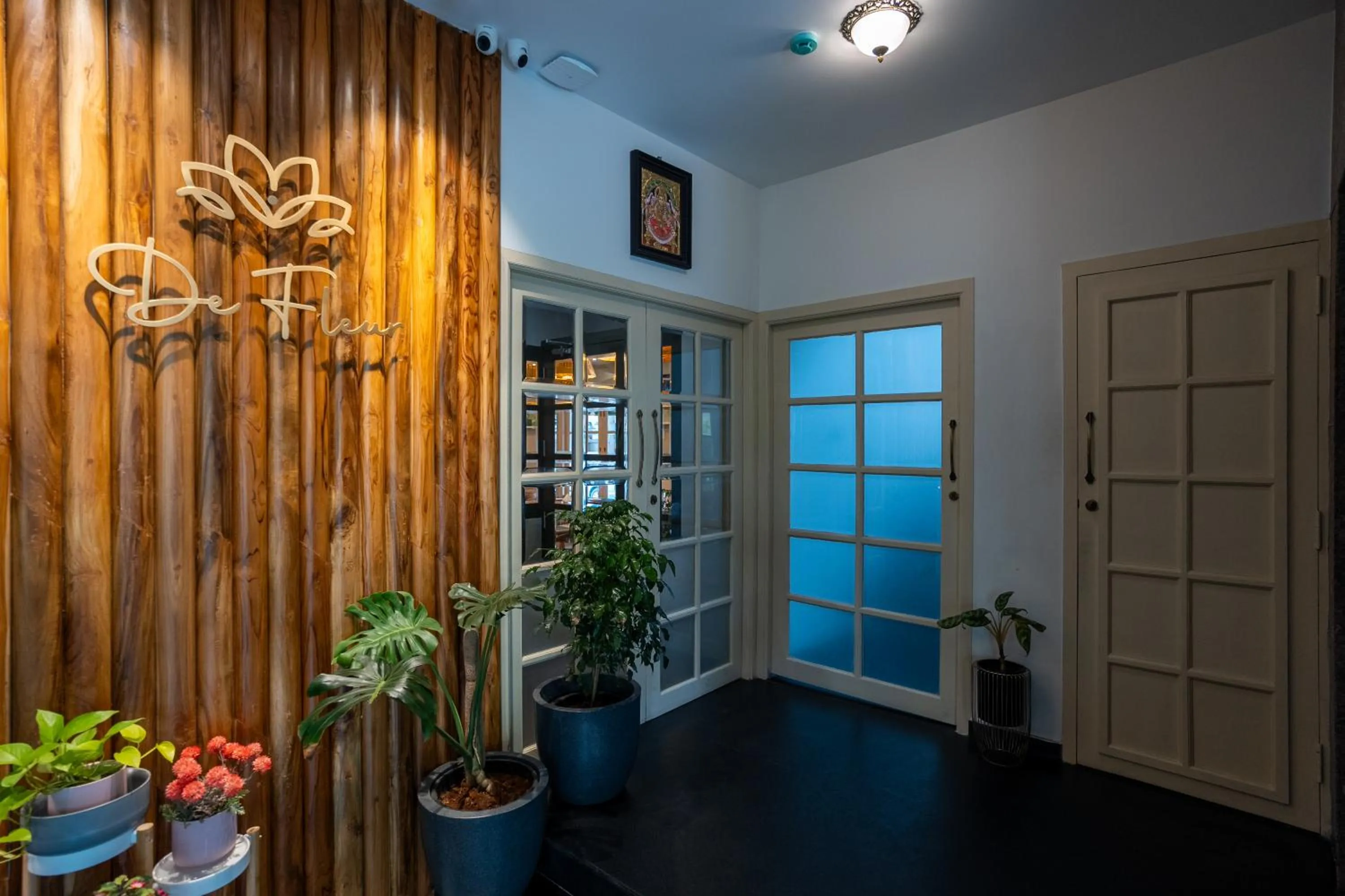 Restaurant/places to eat in De Fleur Hotel