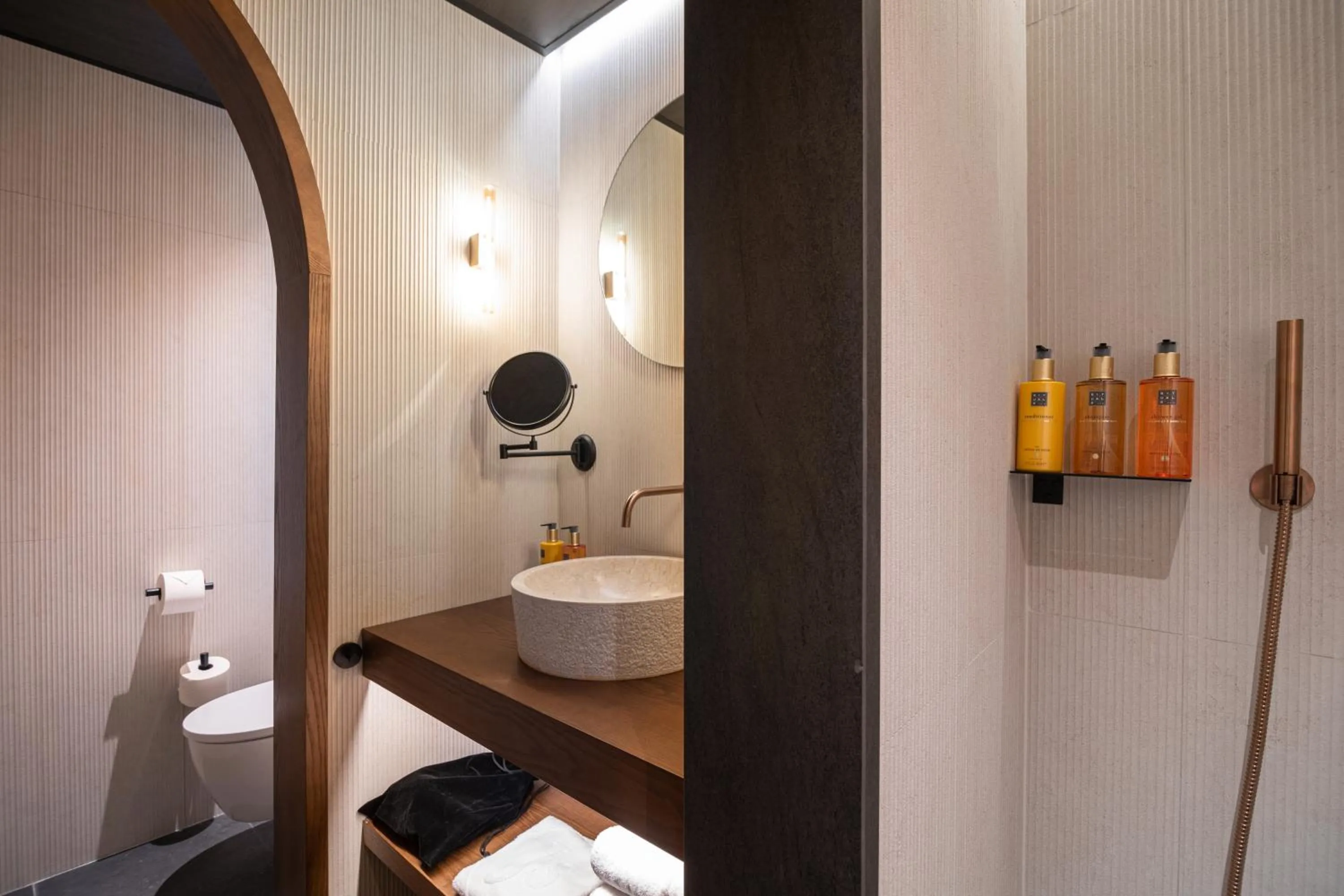 Bathroom in JS Palma Plaza