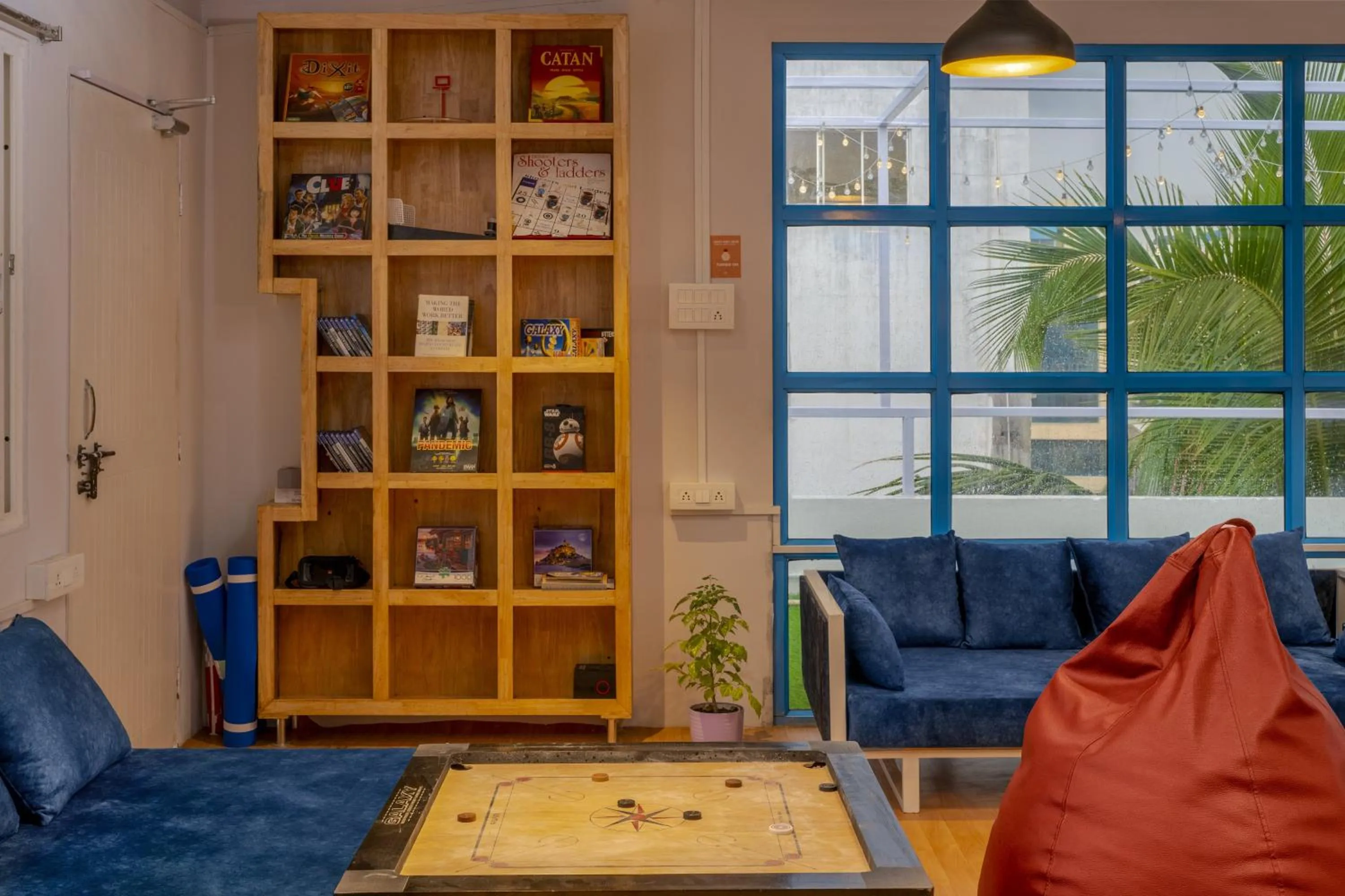 Library in Zostel Hyderabad