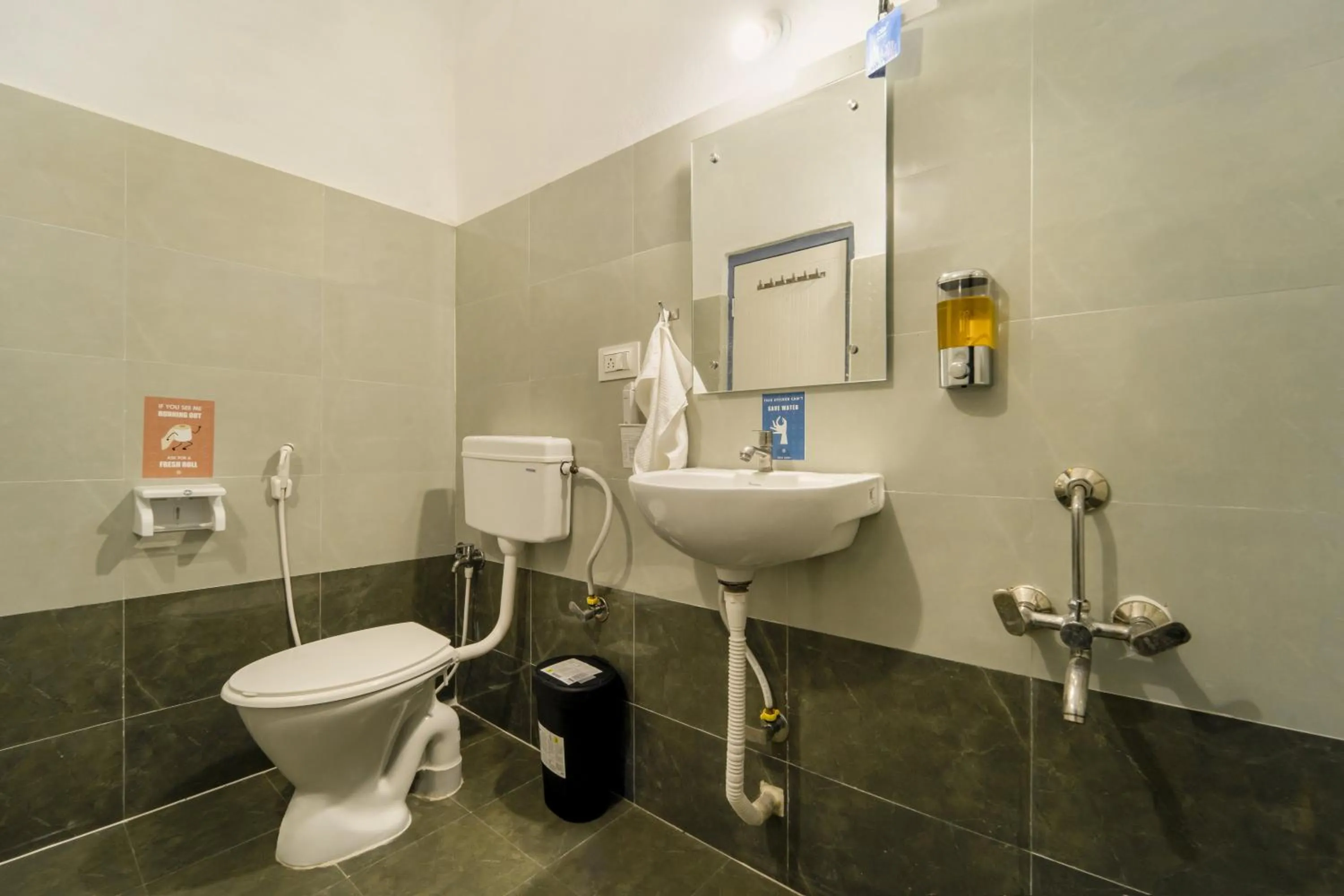 Shower in Zostel Hyderabad