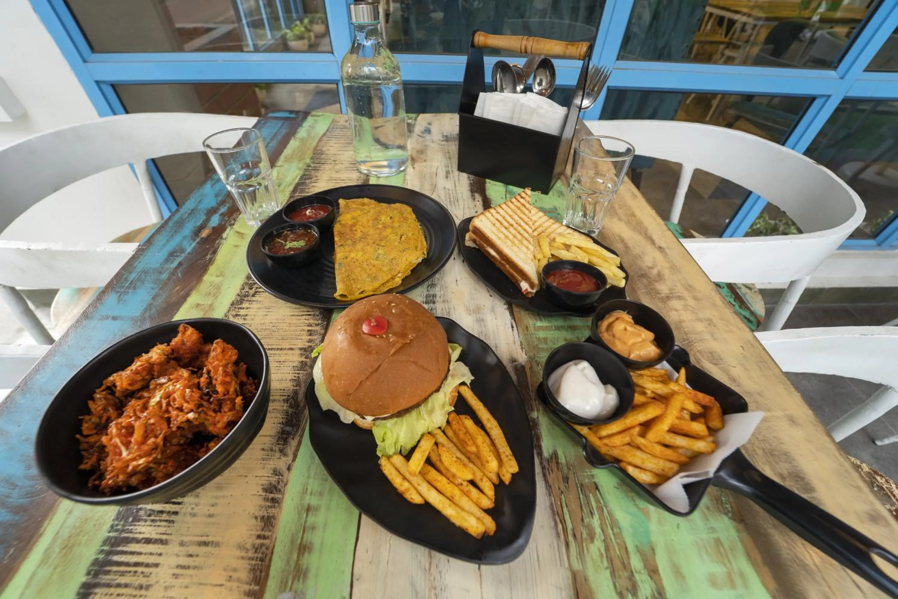 Restaurant/places to eat in Zostel Hyderabad