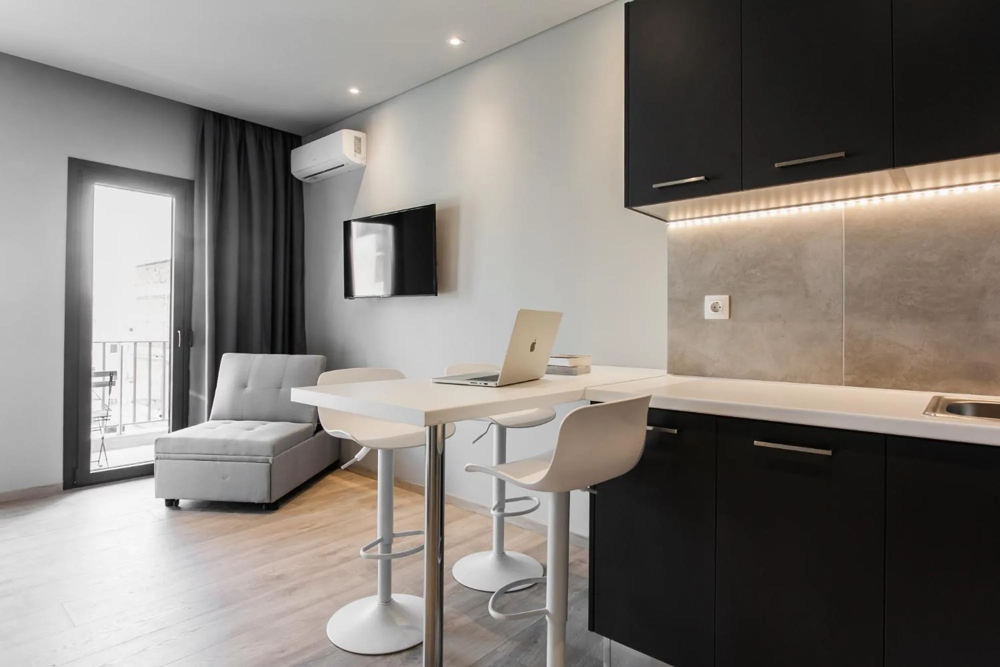 TV and multimedia in WYZ Piraeus