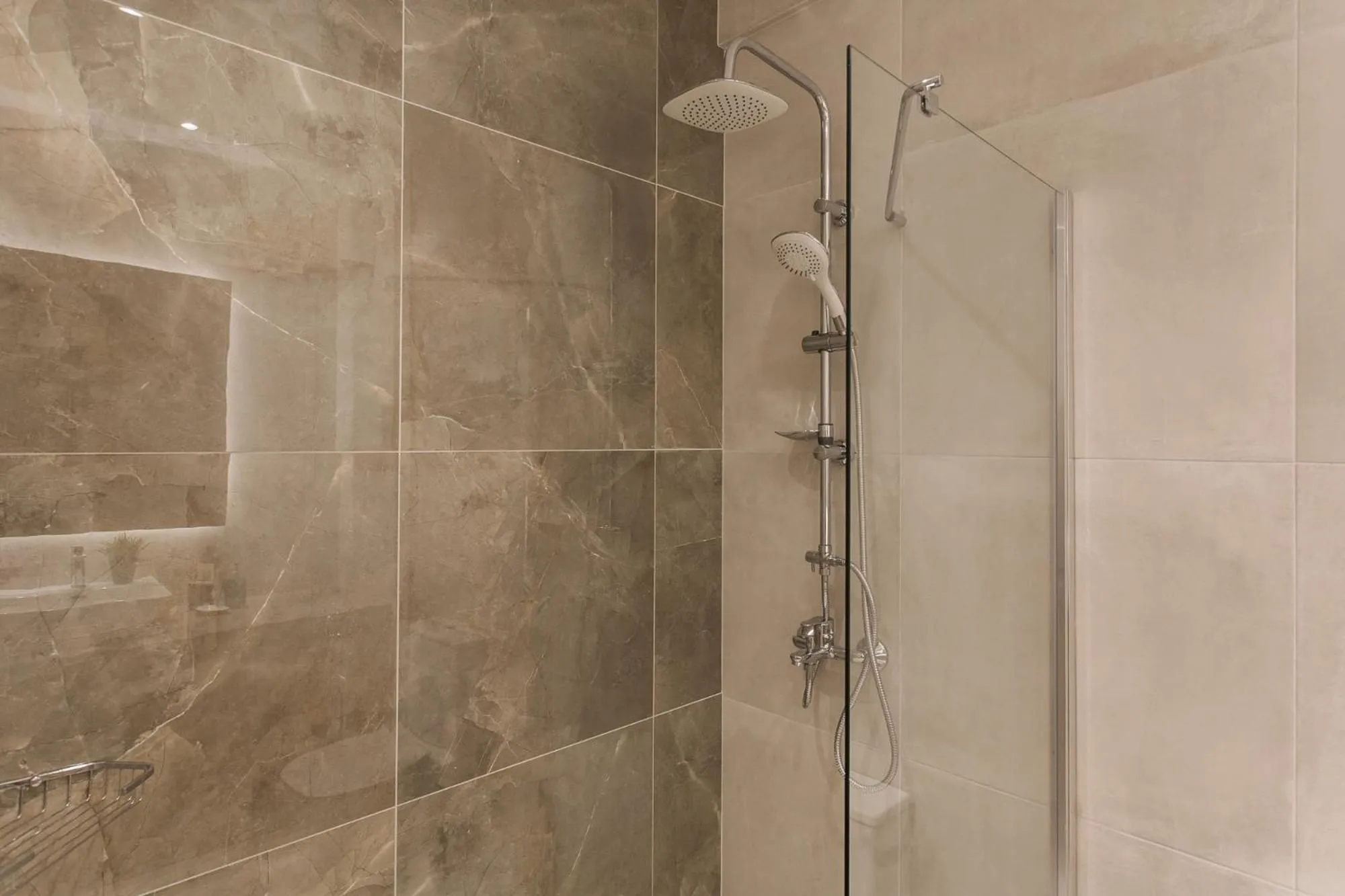 Shower in WYZ Piraeus