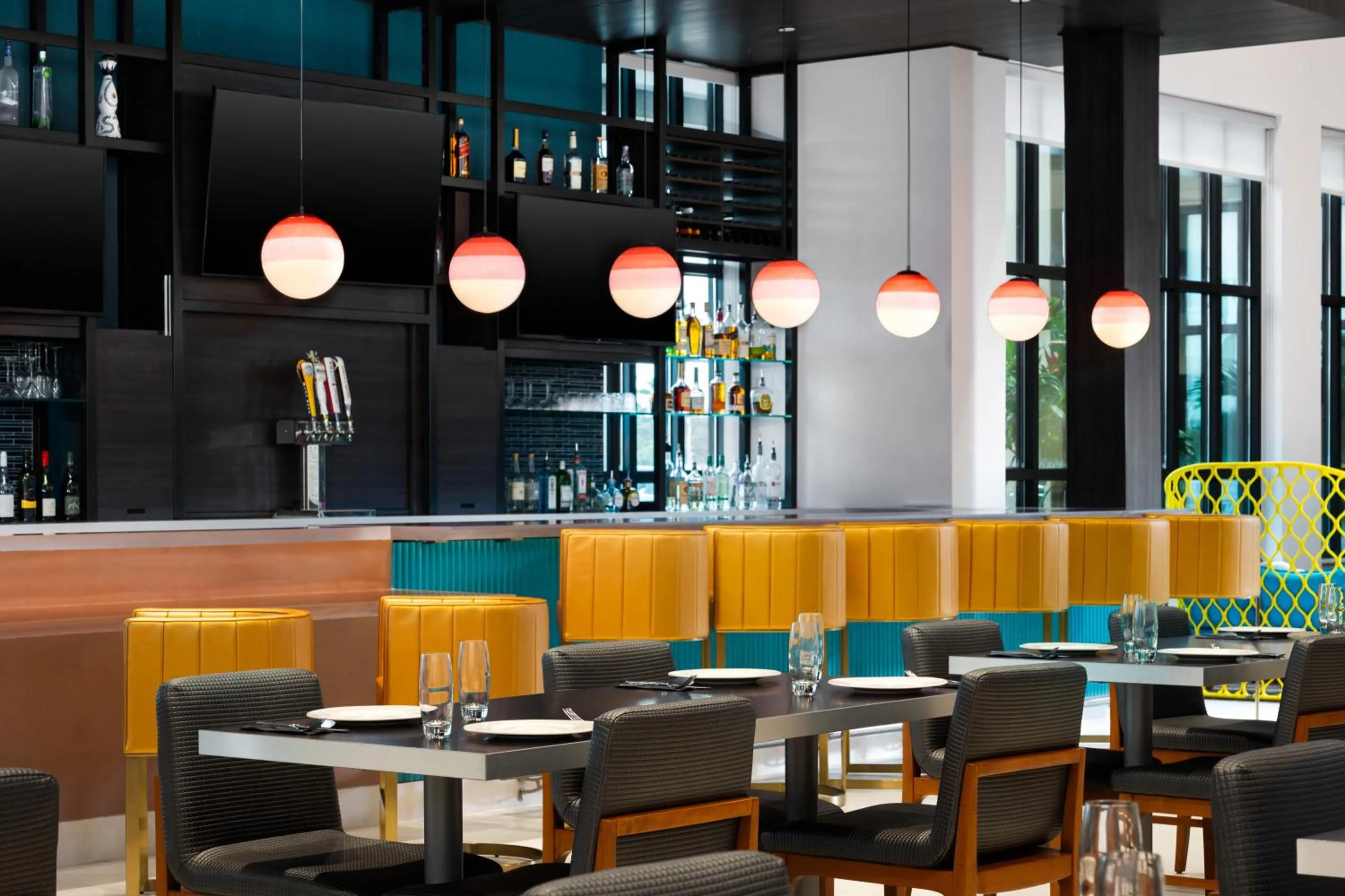 Lounge or bar in Hilton Garden Inn Orlando I-4 Millenia Blvd Mall