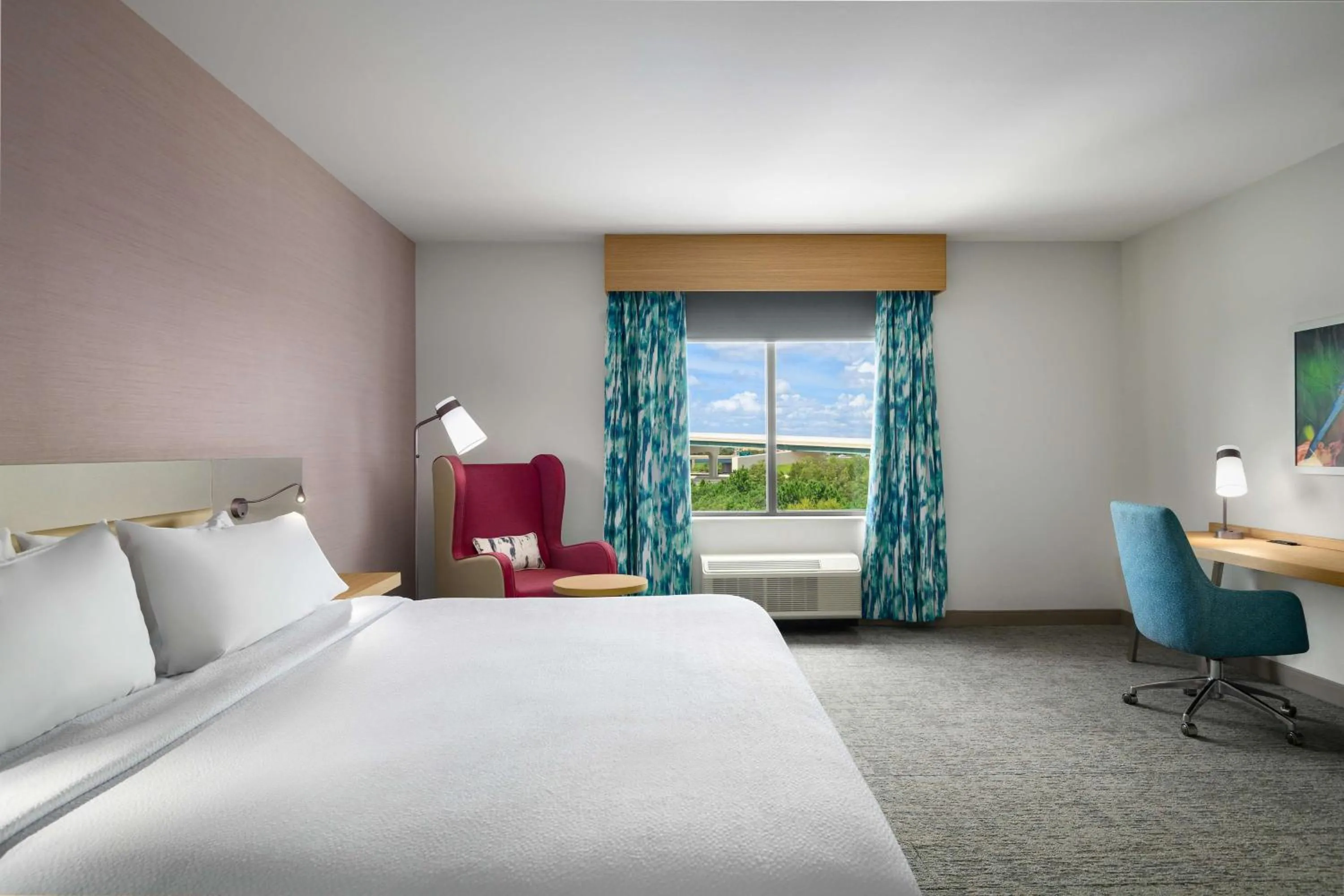 Bed in Hilton Garden Inn Orlando I-4 Millenia Blvd Mall