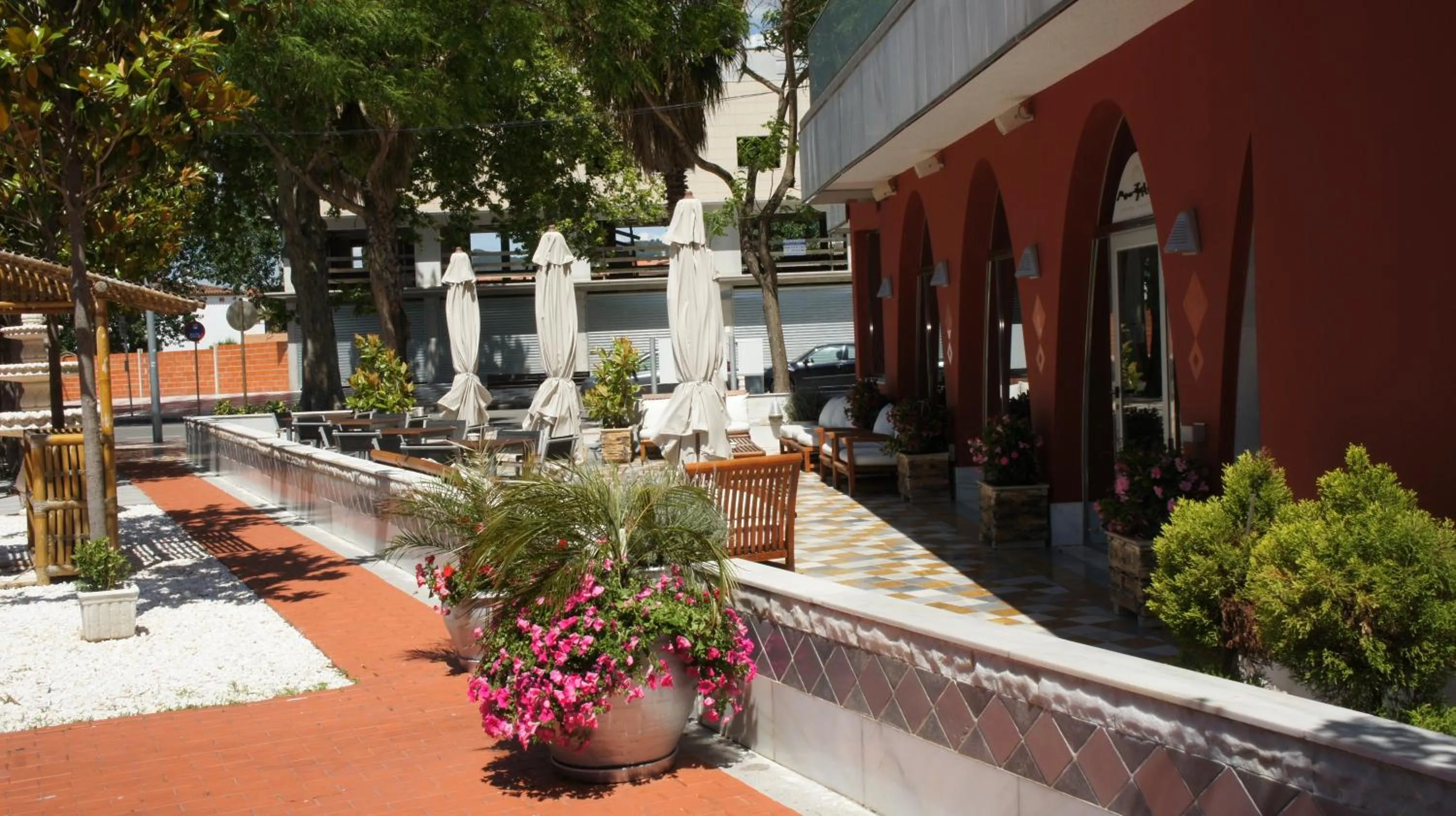 Patio in Hotel Spa Pinar del Mar