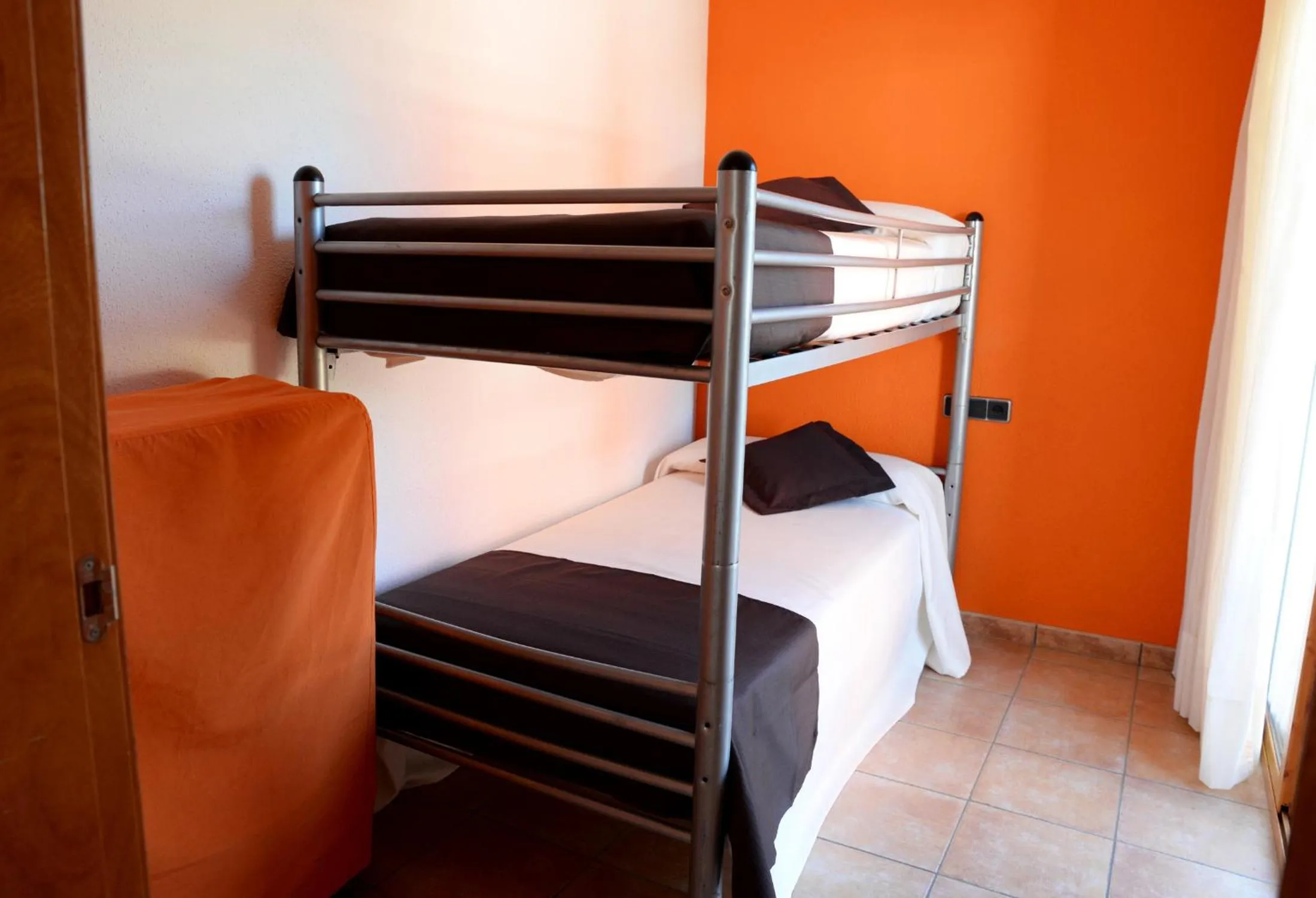 bunk bed, Bed in Hotel Spa Pinar del Mar