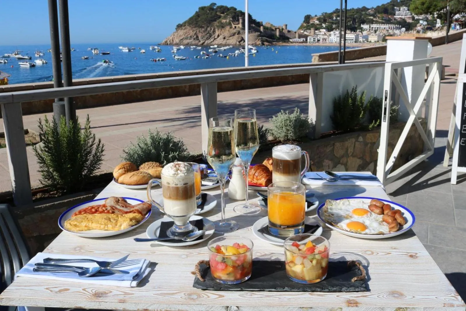Breakfast in Golden Mar Menuda