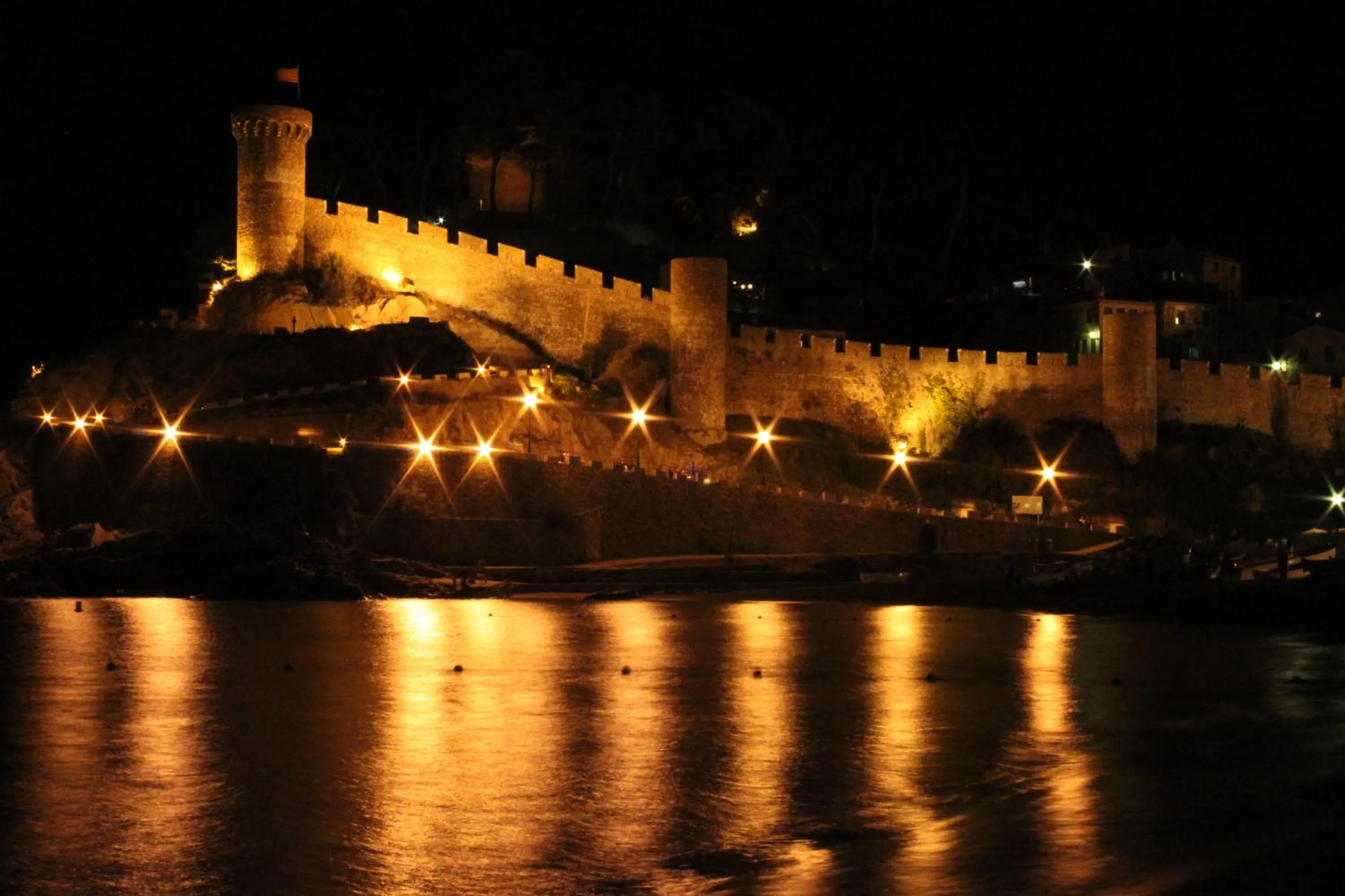 Night in Golden Mar Menuda