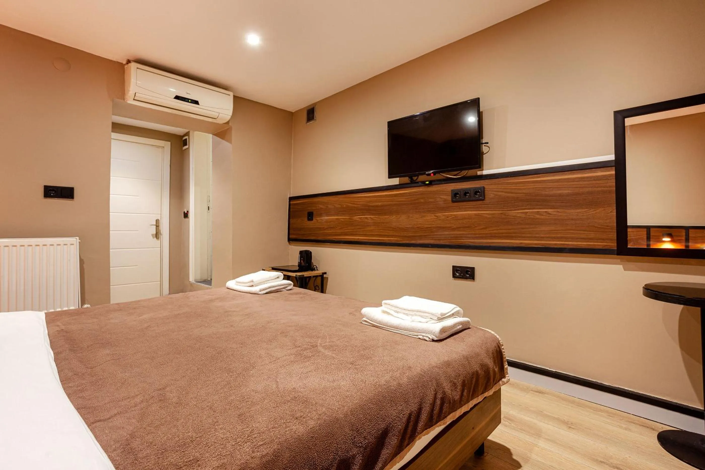 Photo of the whole room, Bed in Aram Kerasi Rooms