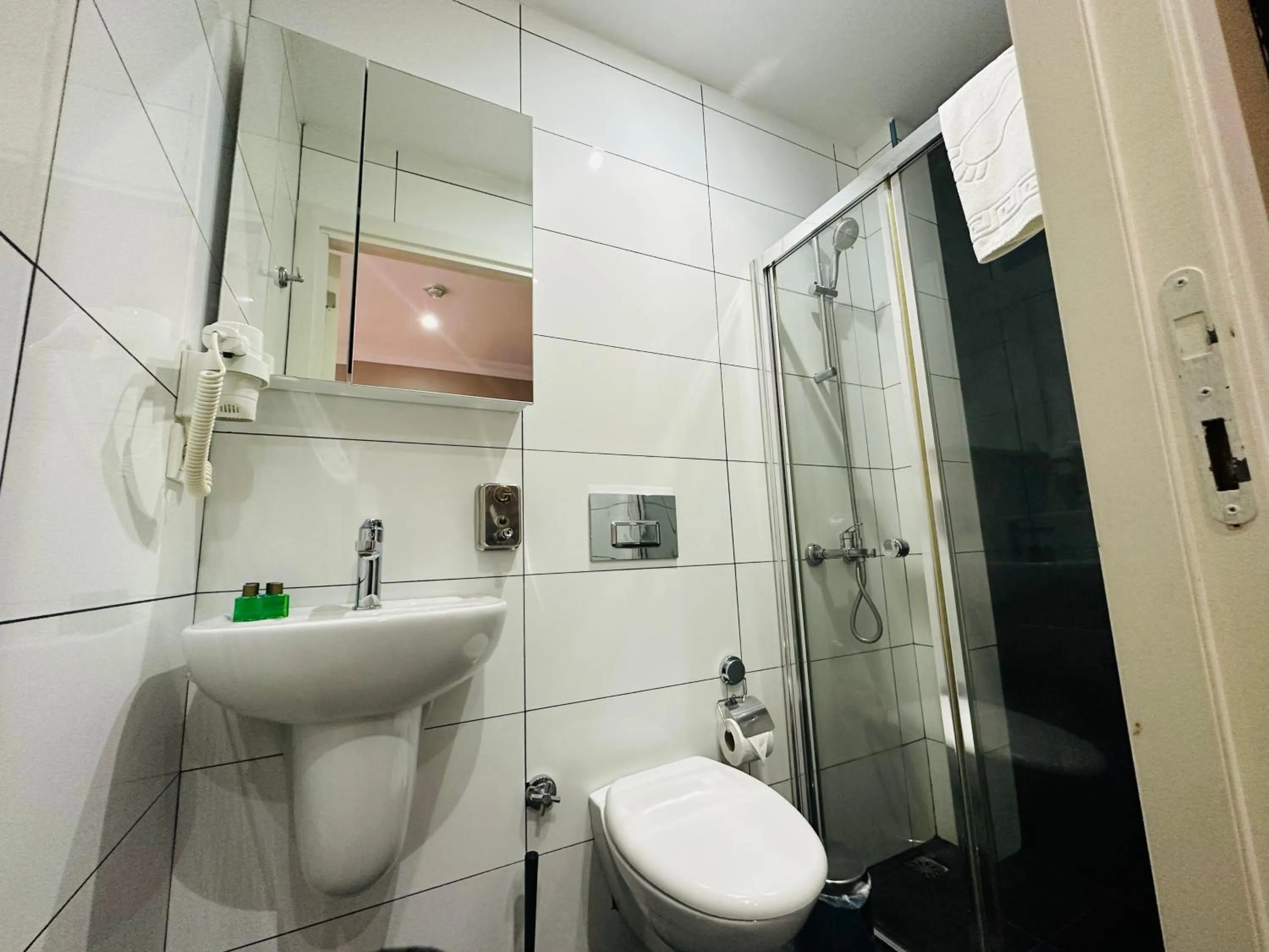 Shower in Aram Kerasi Rooms