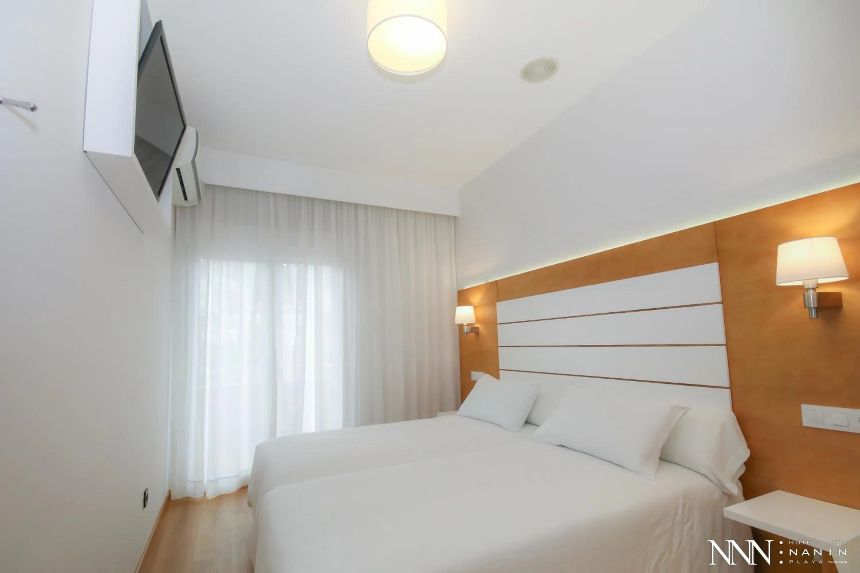 Bed in Hotel Spa Nanin Playa