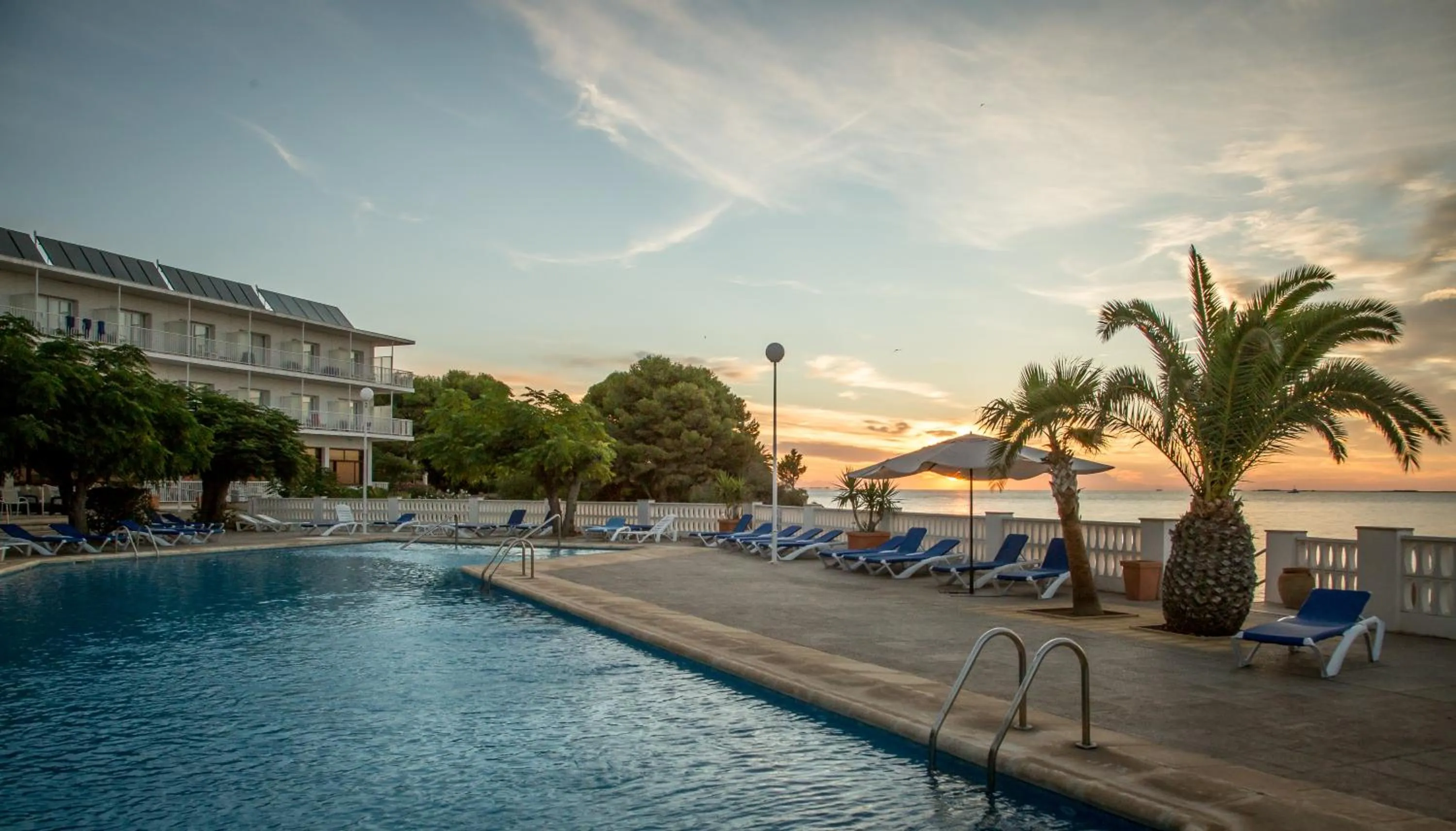Pool view in Carlos III