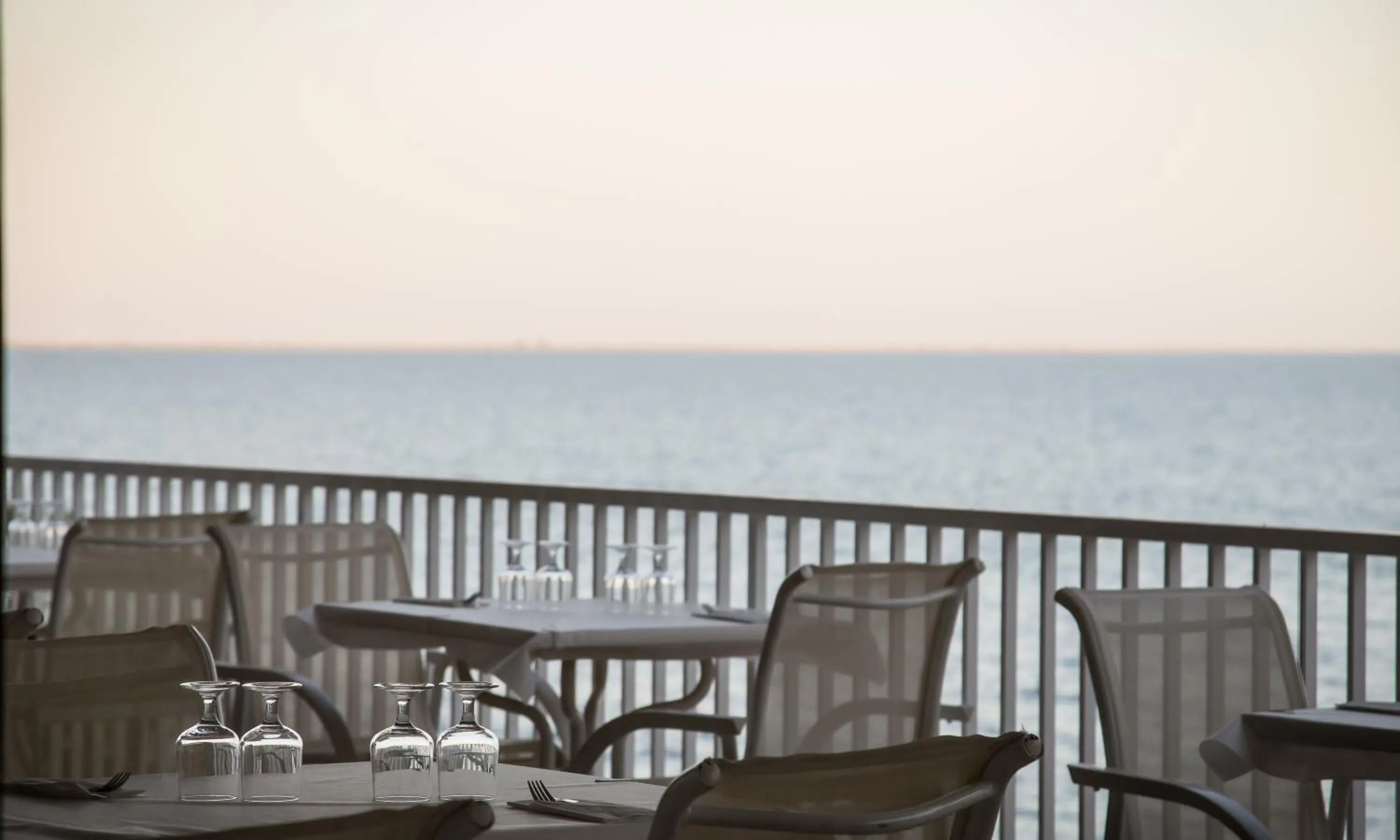 Restaurant/places to eat in Carlos III