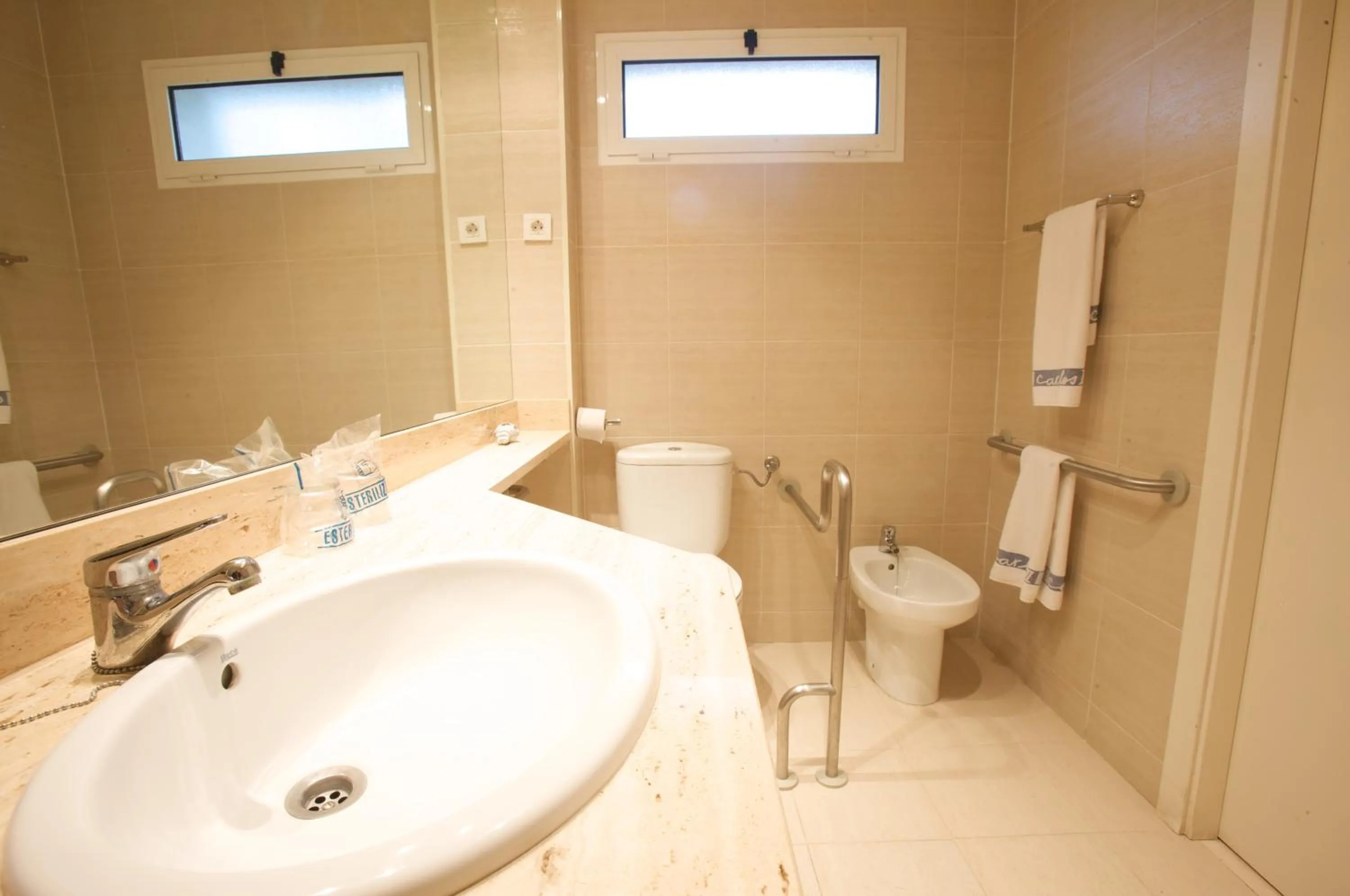 Bathroom in Carlos III