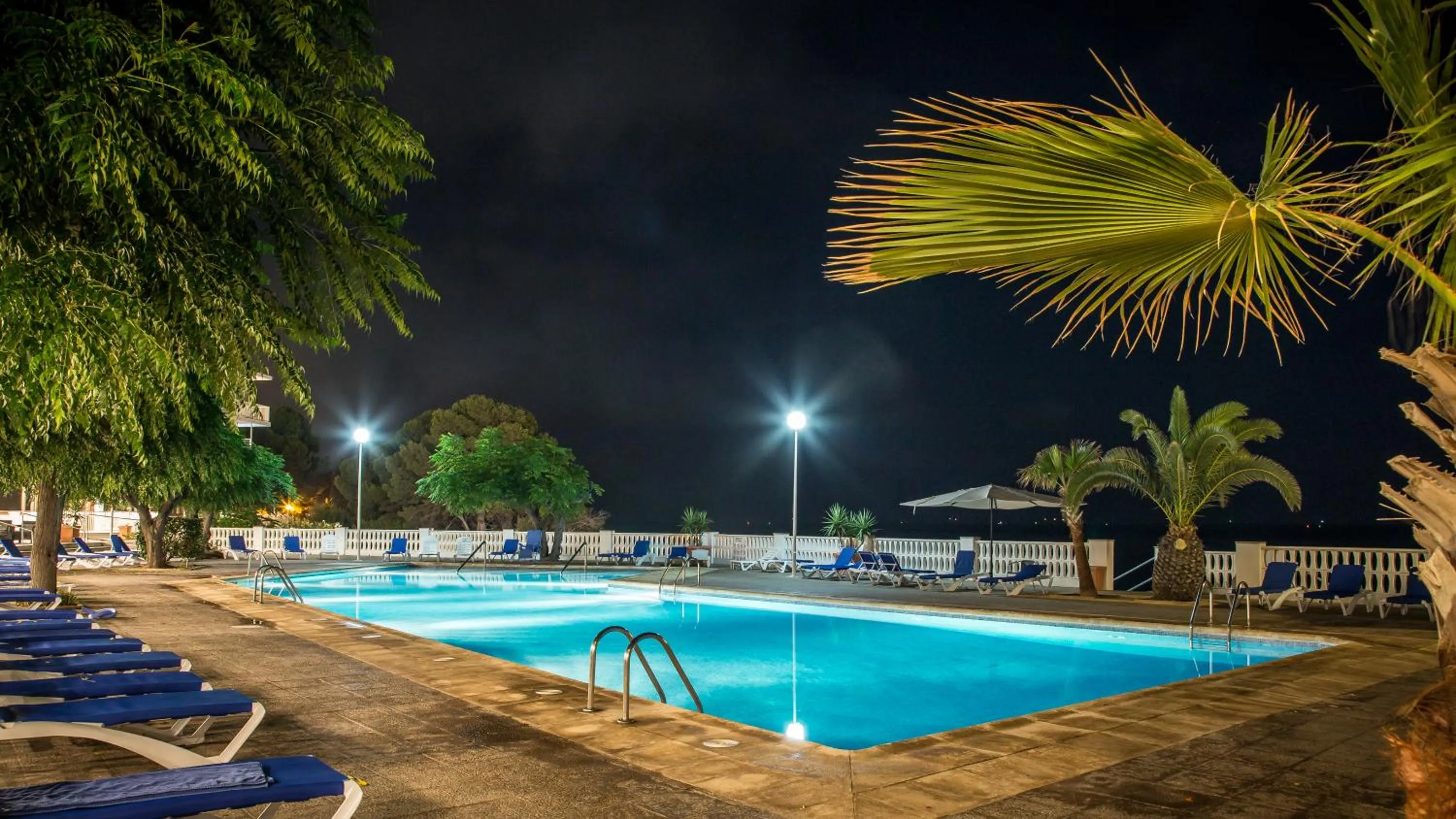 Swimming pool in Carlos III